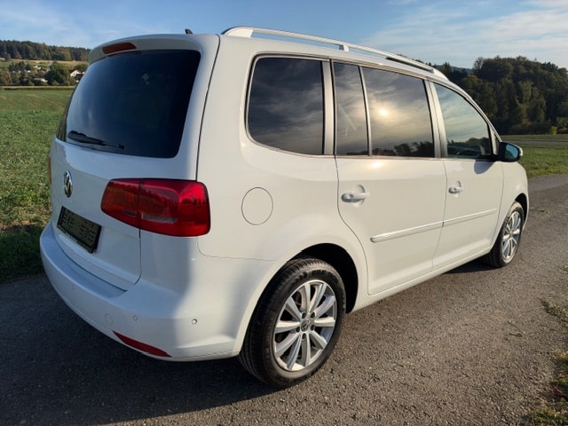 VW Touran 2.0 TDI Highline DSG-image-5