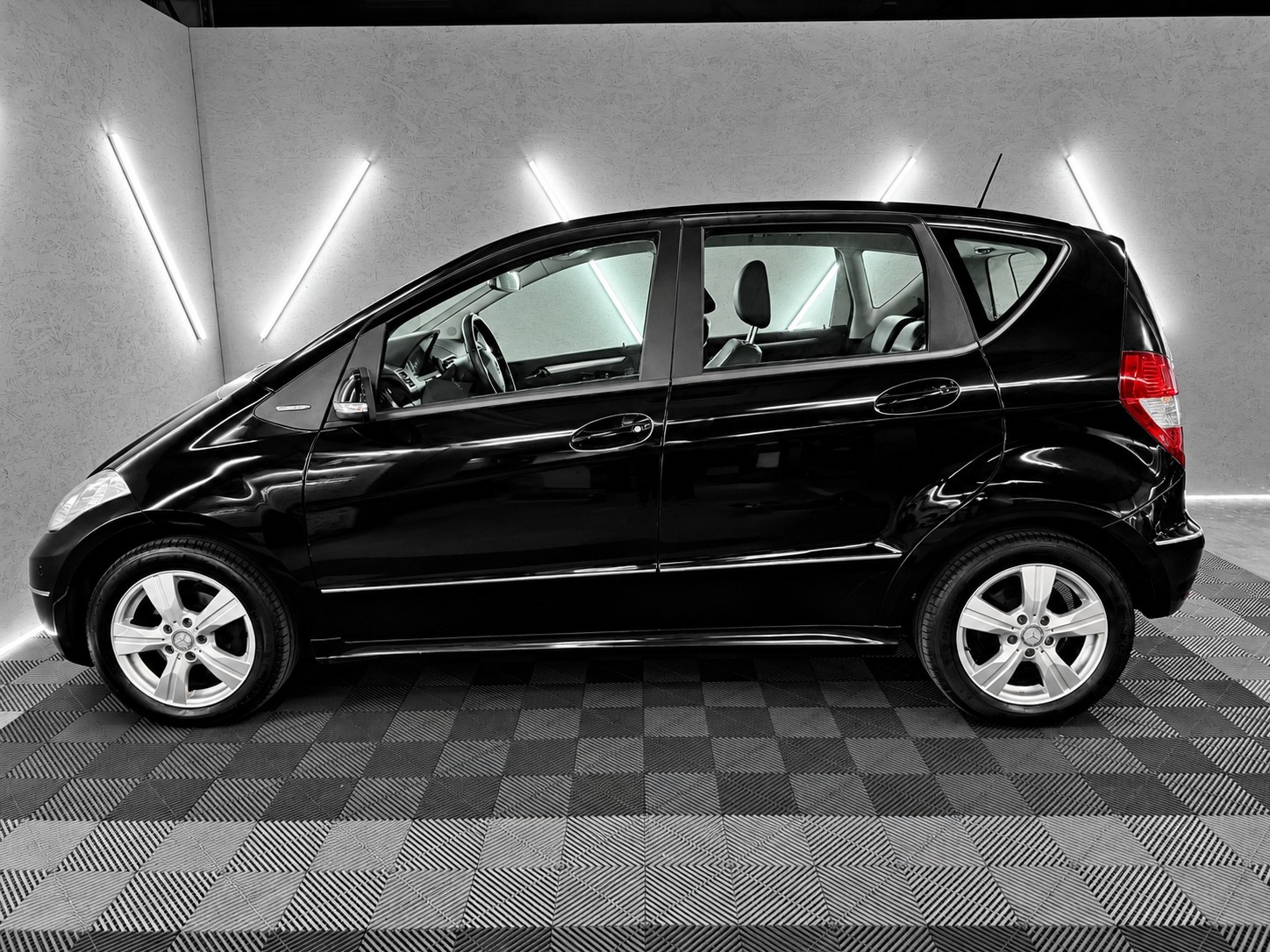 MERCEDES-BENZ A 180 CDI Elégance Autotronic-image-3