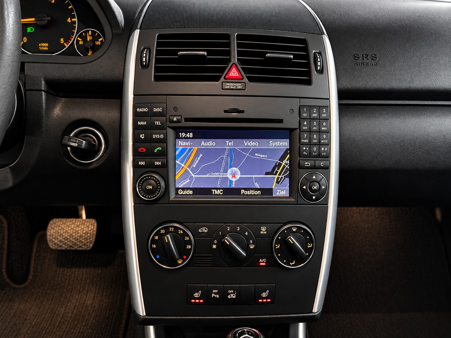MERCEDES-BENZ A 180 CDI Elégance Autotronic-image-10