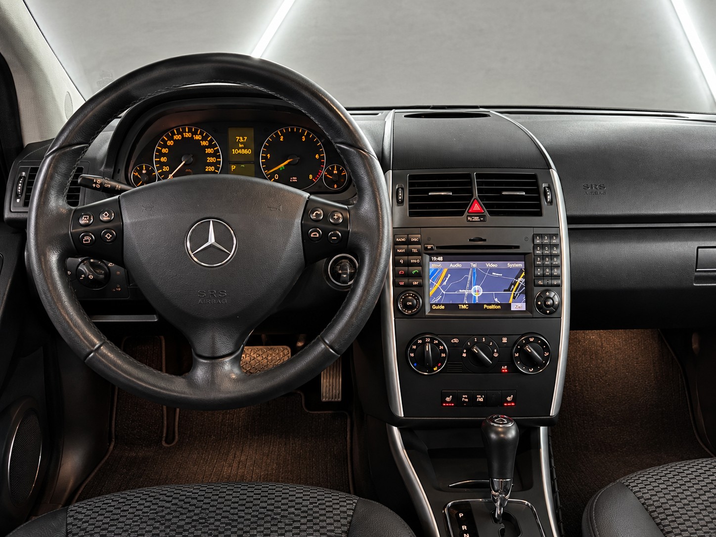 MERCEDES-BENZ A 180 CDI Elégance Autotronic-image-8