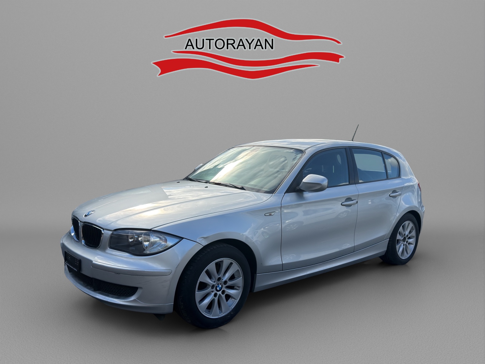 BMW 118i-image-1