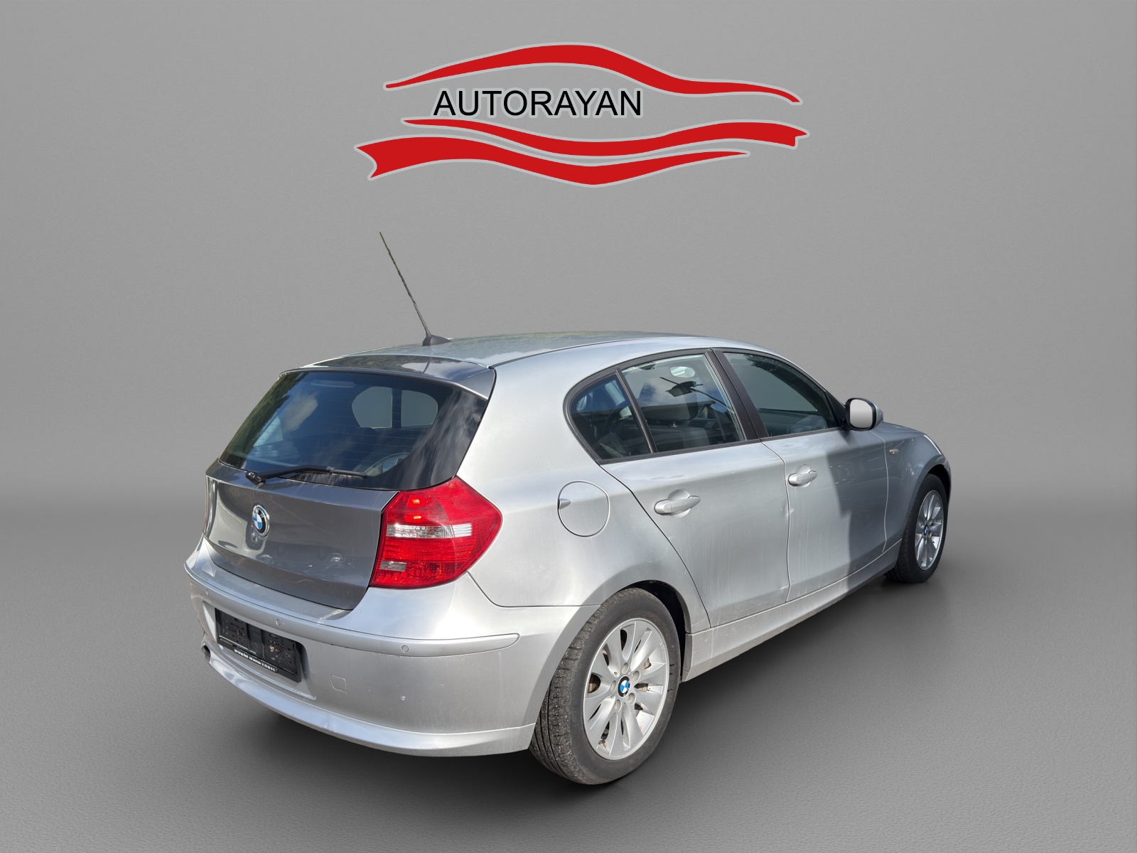 BMW 118i-image-4