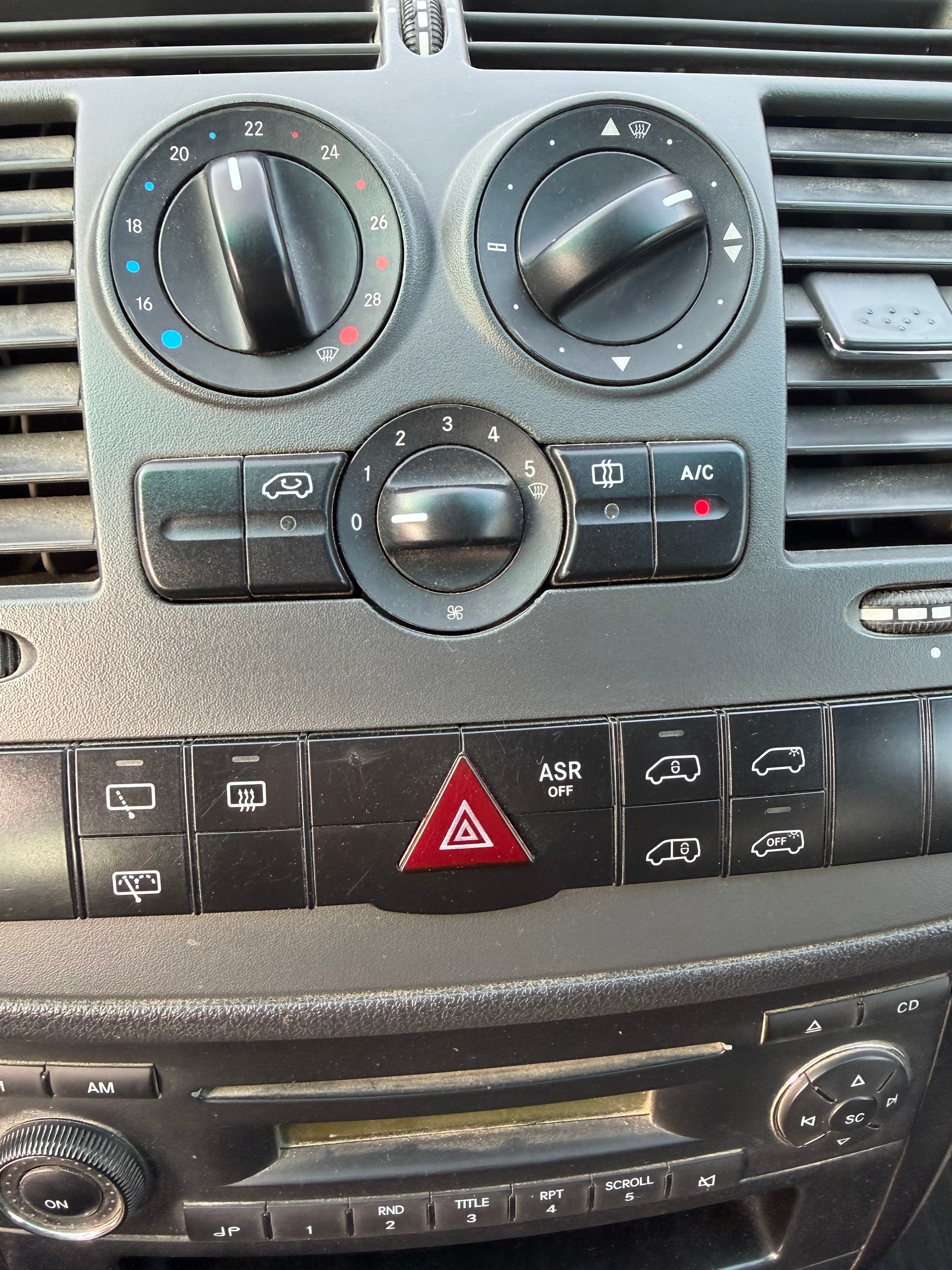 MERCEDES-BENZ Vito 113 CDI Blue Efficiency EL 4Matic A-image-7
