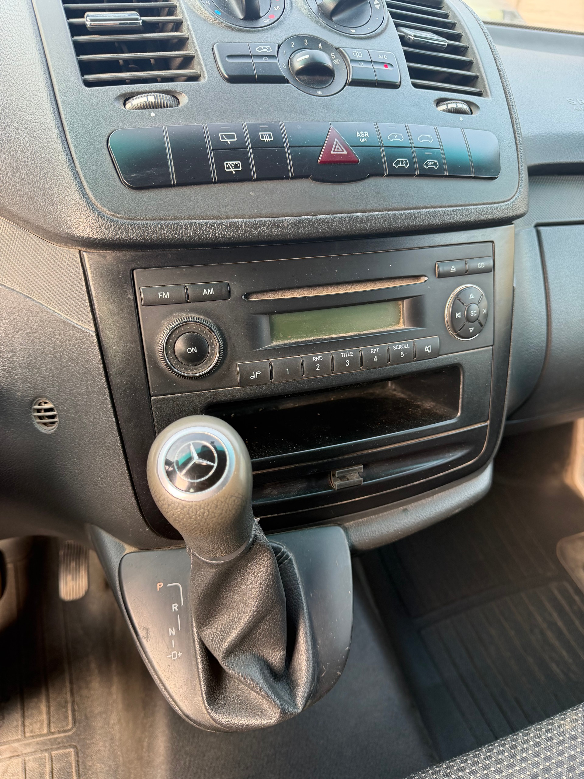 MERCEDES-BENZ Vito 113 CDI Blue Efficiency EL 4Matic A-image-8