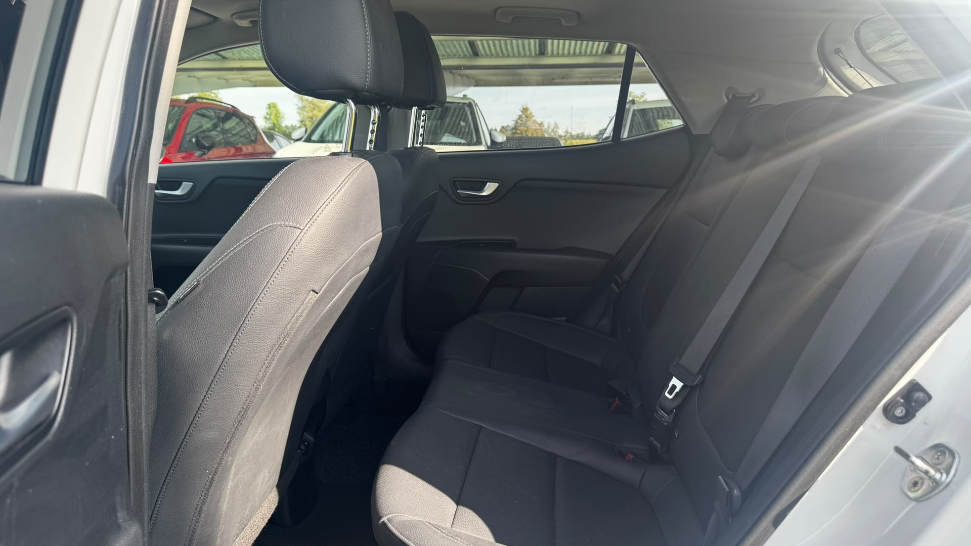 KIA Stonic 1.0 T-GDi-image-10