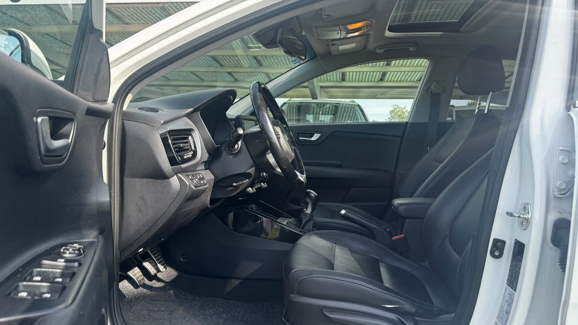 KIA Stonic 1.0 T-GDi-image-9