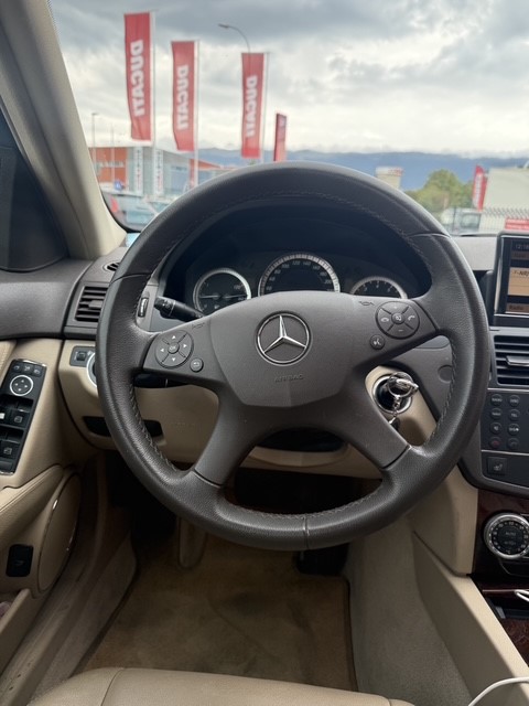 MERCEDES-BENZ C 300 (280) Elégance 4Matic 7G-Tronic-image-10
