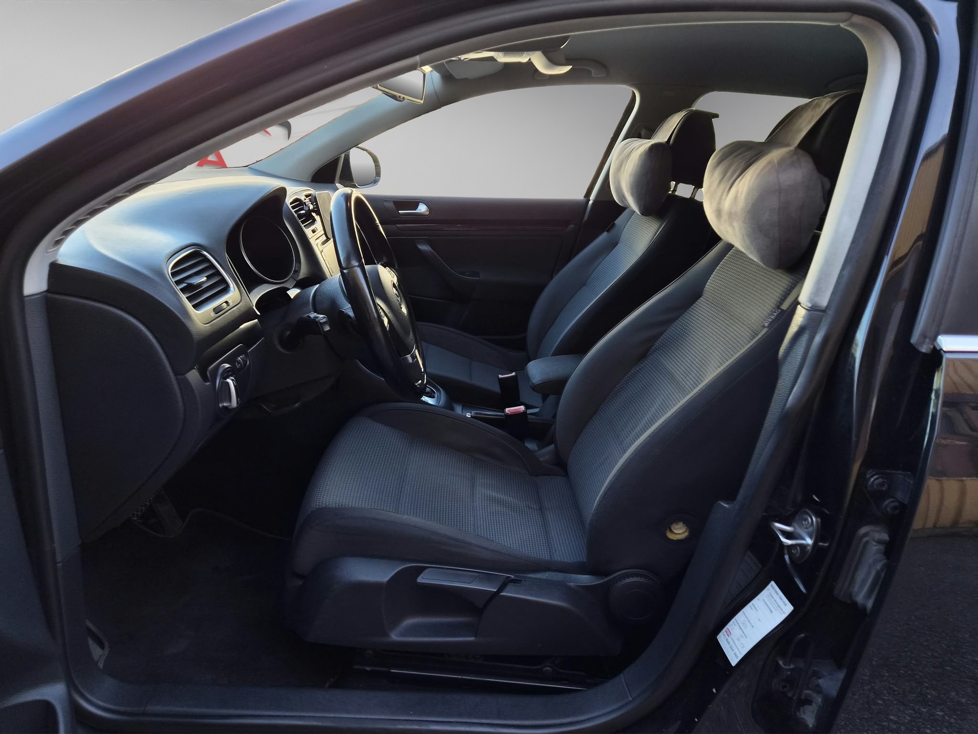 VW Golf Variant 1.4 TSI Comfortline DSG-image-11