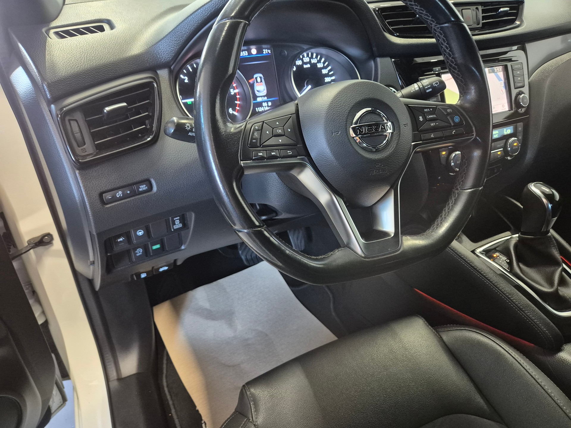NISSAN Qashqai 1.7 dCi tekna Xtronic ALL-MODE 4x4-image-5