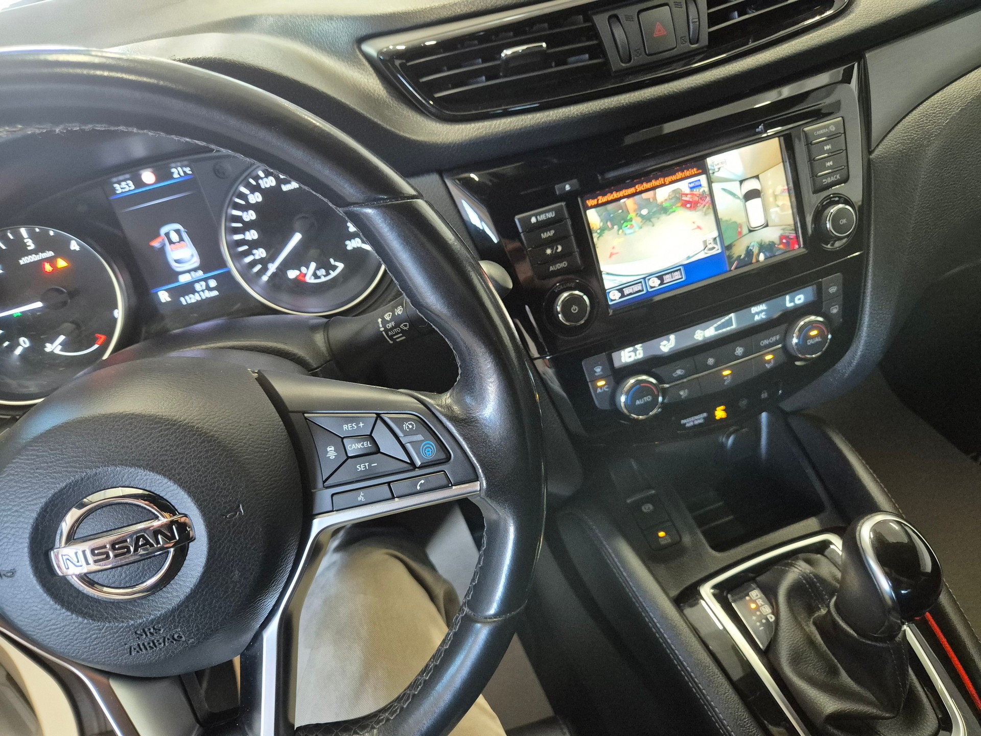 NISSAN Qashqai 1.7 dCi tekna Xtronic ALL-MODE 4x4-image-8