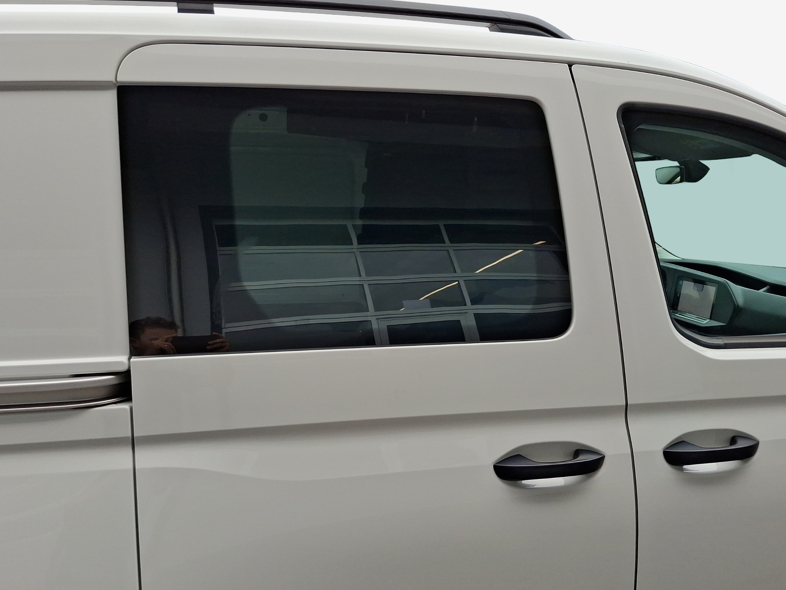 VW Caddy Cargo 2.0TDI-image-12