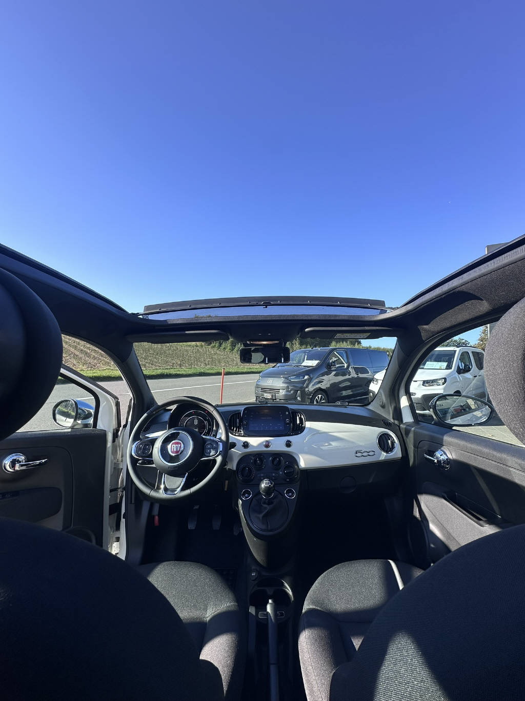 FIAT 500 C 1.0 Hybrid Swiss Edition-image-12
