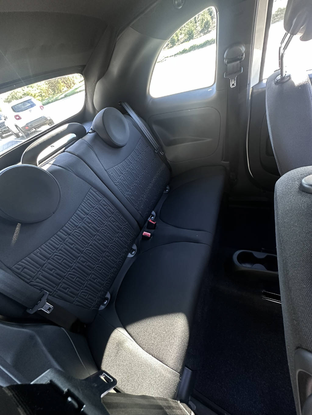 FIAT 500 C 1.0 Hybrid Swiss Edition-image-8