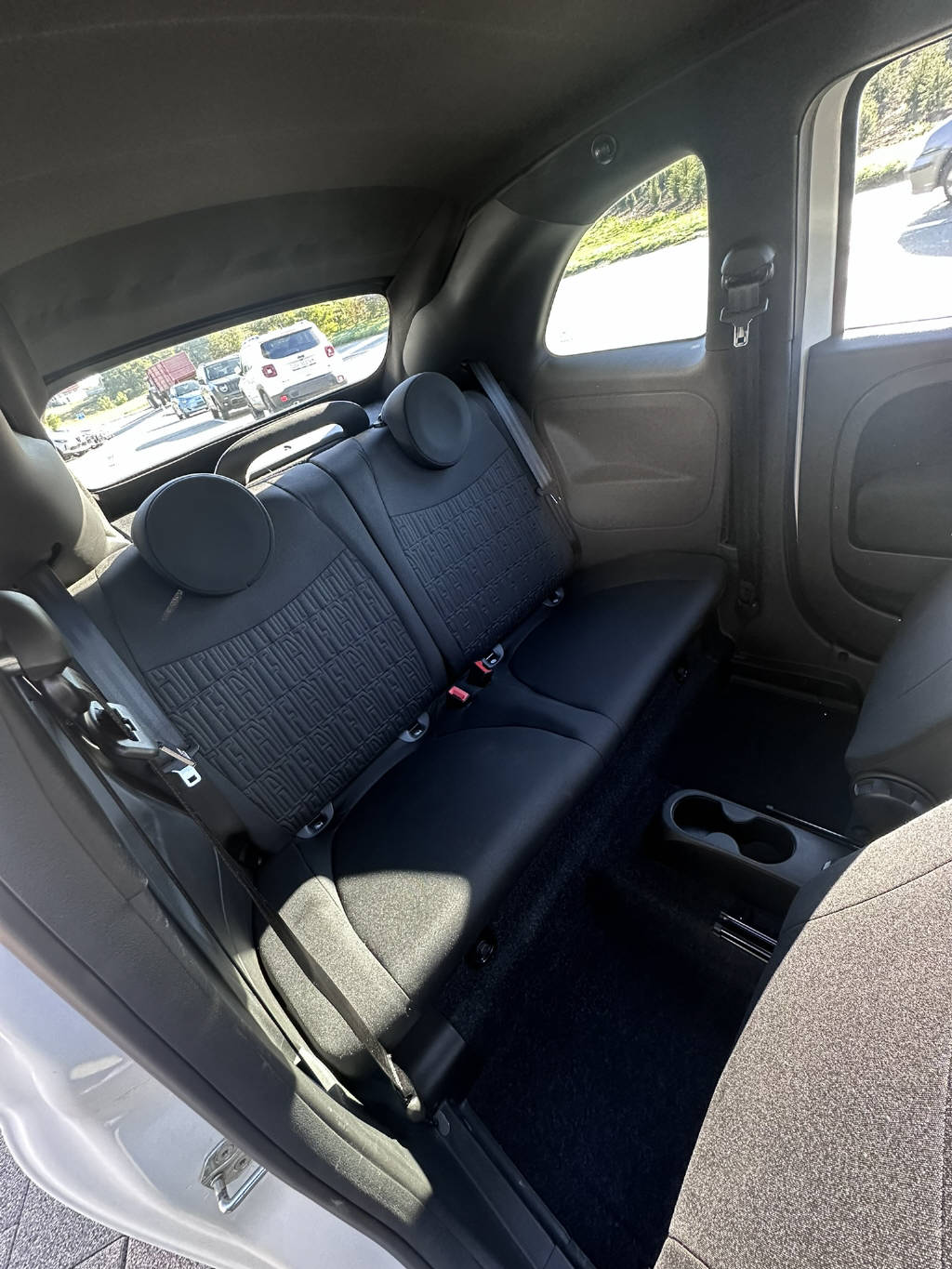 FIAT 500 C 1.0 Hybrid Swiss Edition-image-9