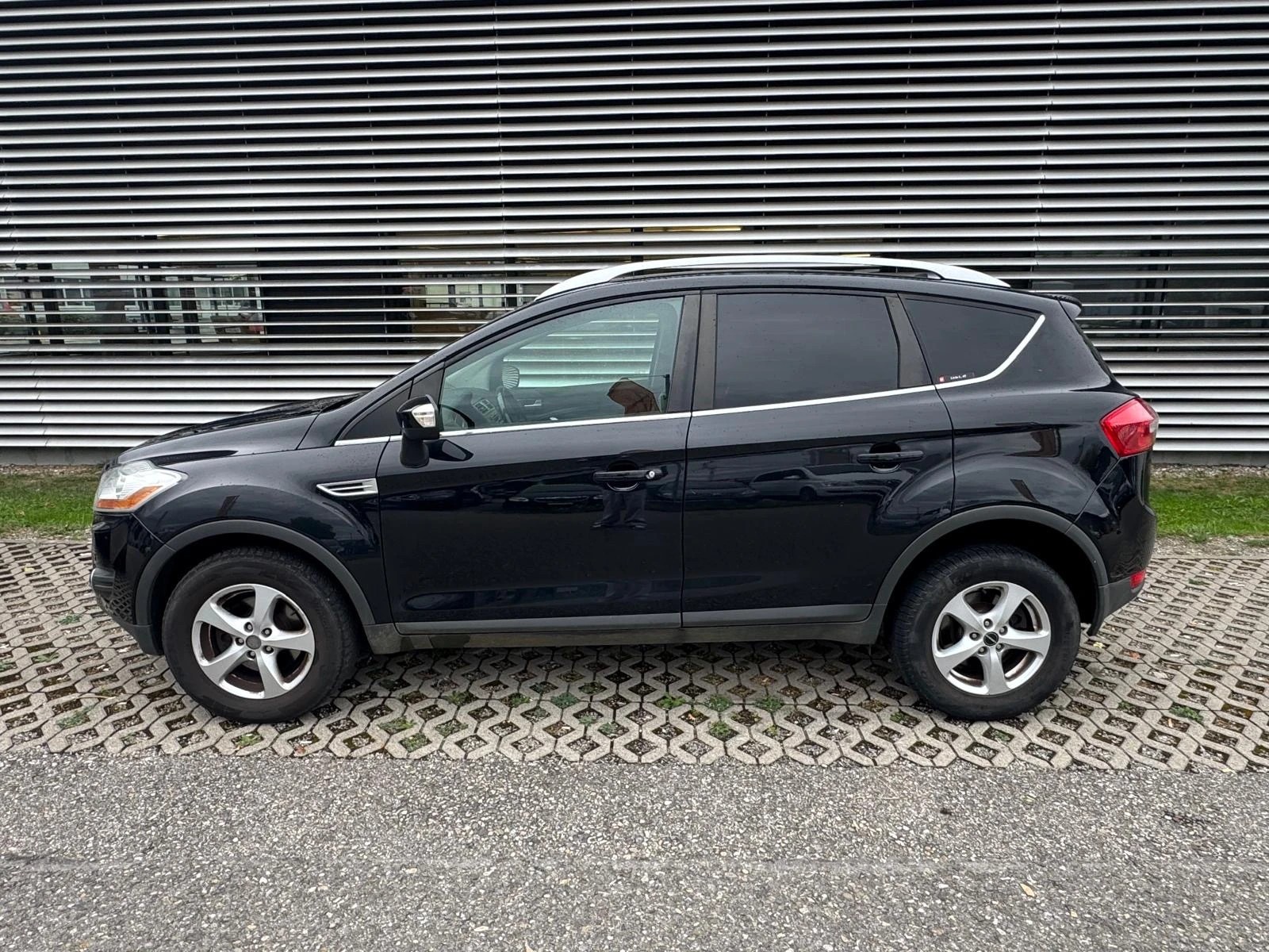 FORD Kuga 2.0 TDCi Titanium 4WD PowerShift-image-4