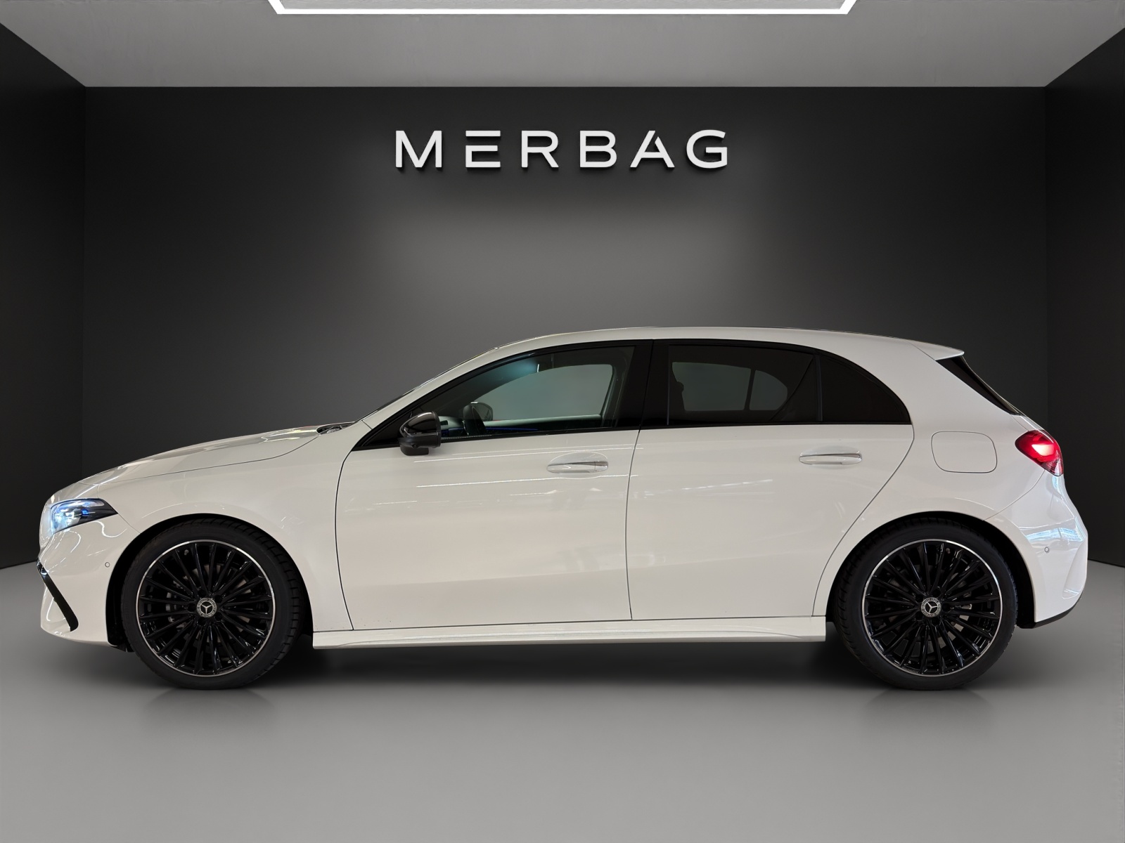 MERCEDES-BENZ A 200 Night Star 7G-DCT-image-2