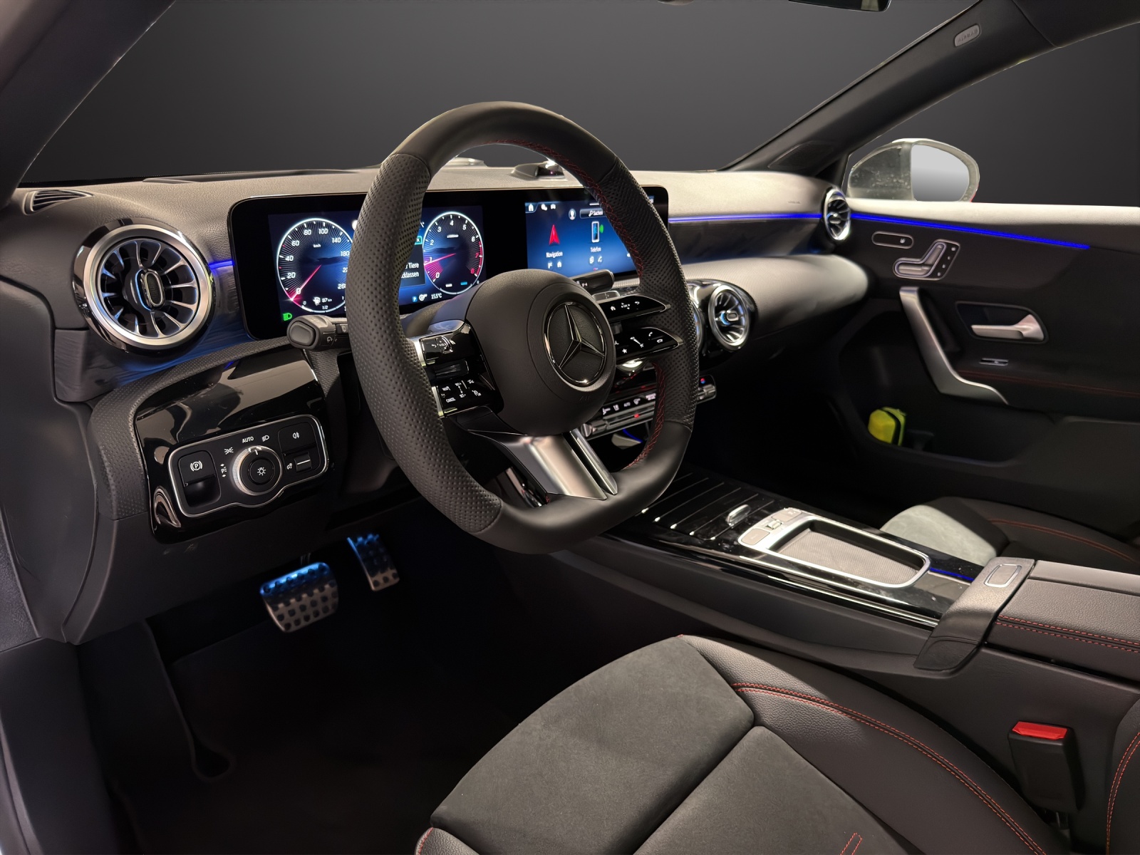 MERCEDES-BENZ A 200 Night Star 7G-DCT-image-6