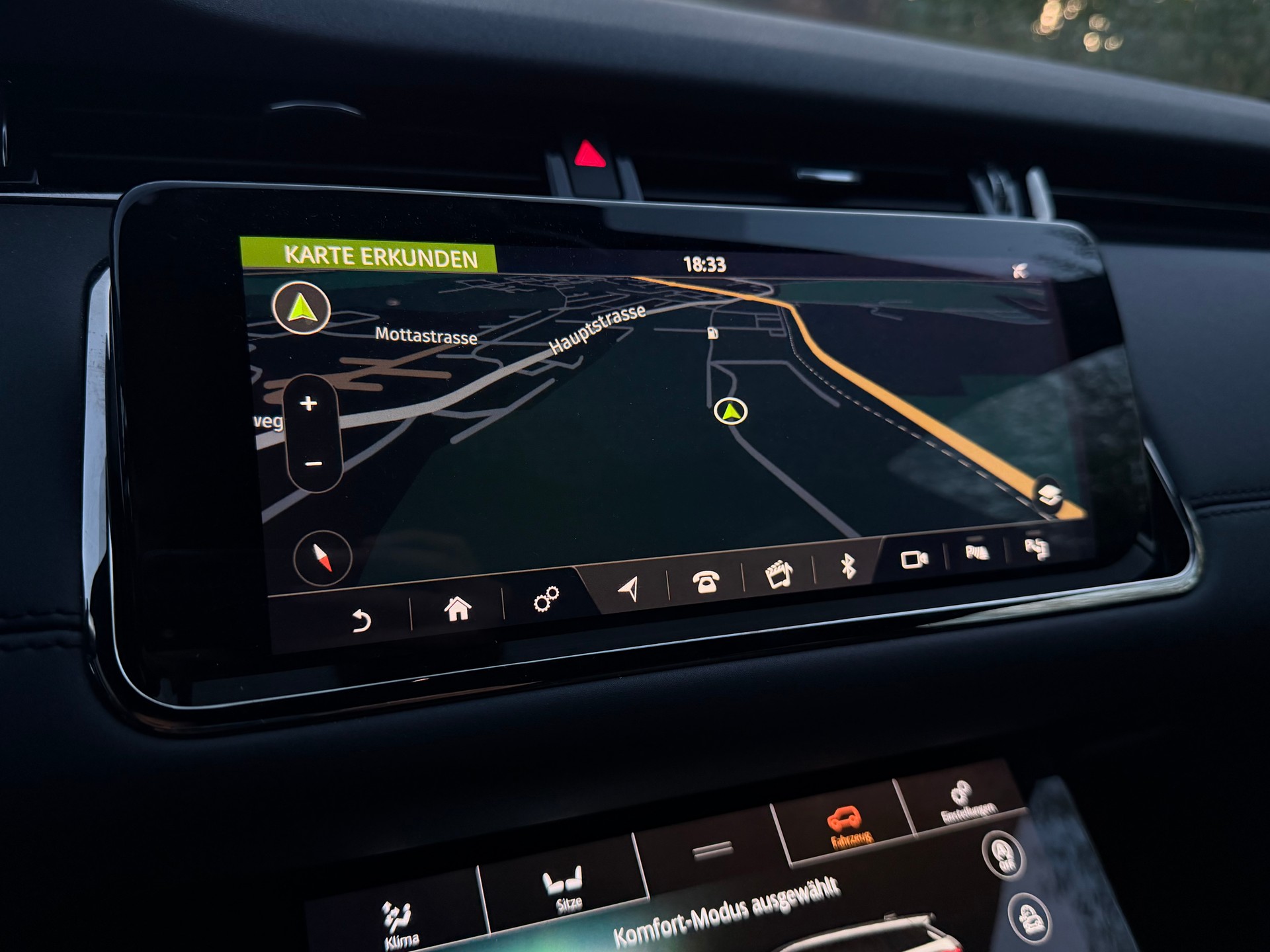 LAND ROVER Range Rover Evoque R-Dynamic P 250 HSE AT9-image-8
