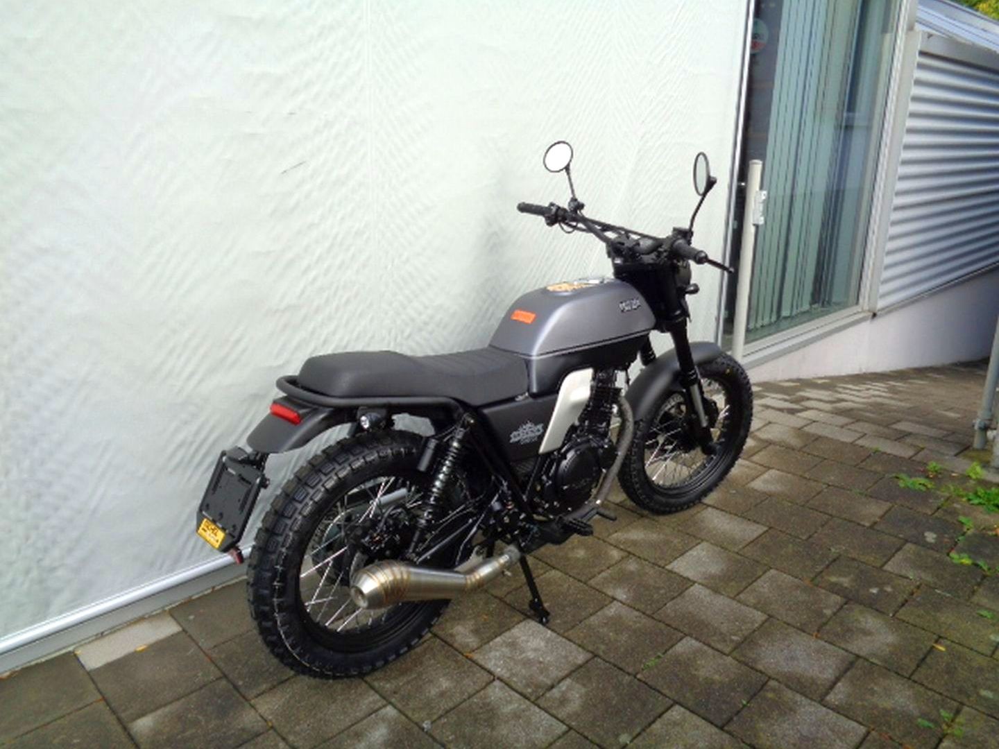 BRIXTON Felsberg 250-showroom-element-1