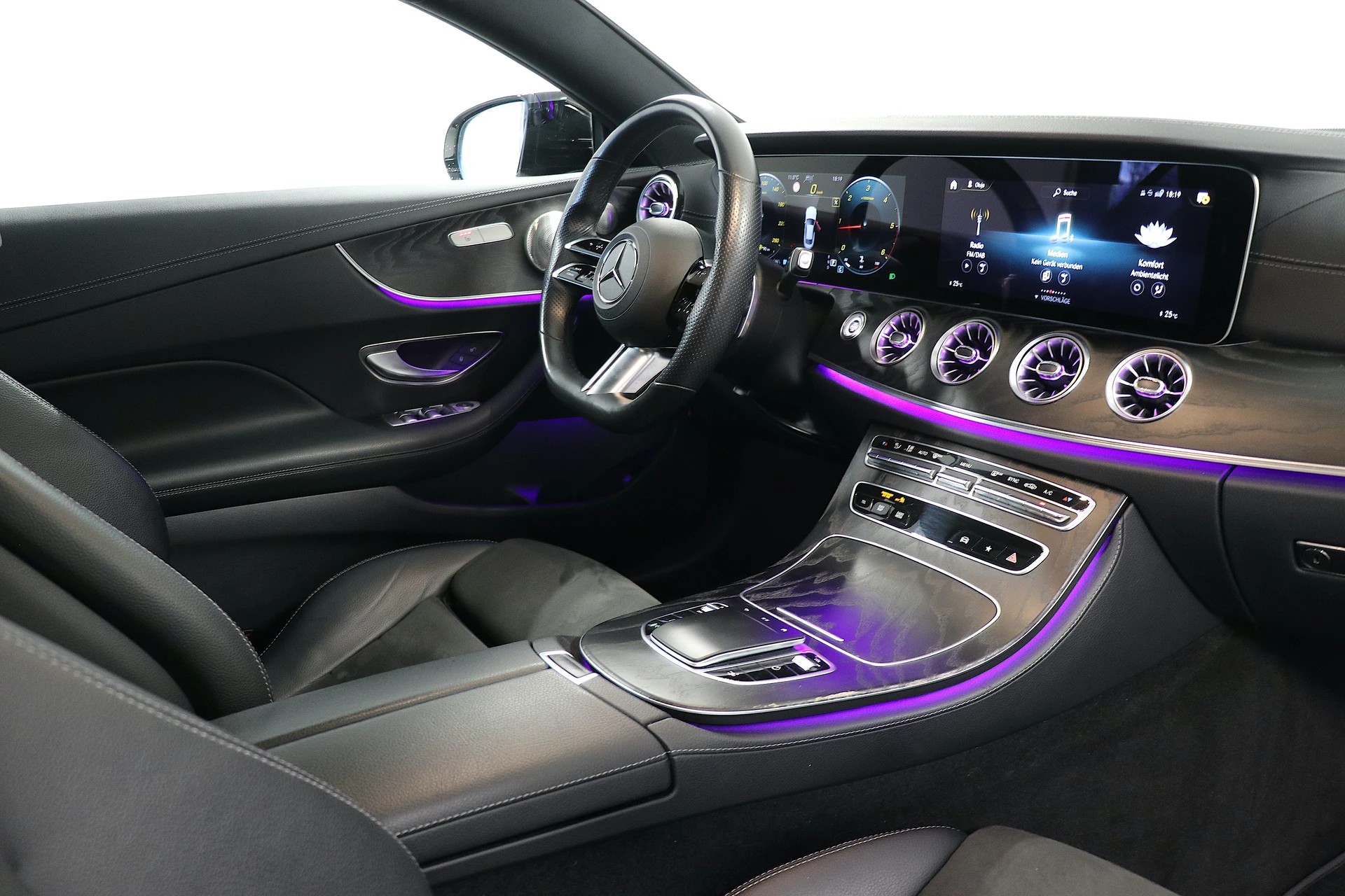 MERCEDES-BENZ E 220 d Coupé AMG Line *DIAMANTWEISS* 9G-Tronic-image-12