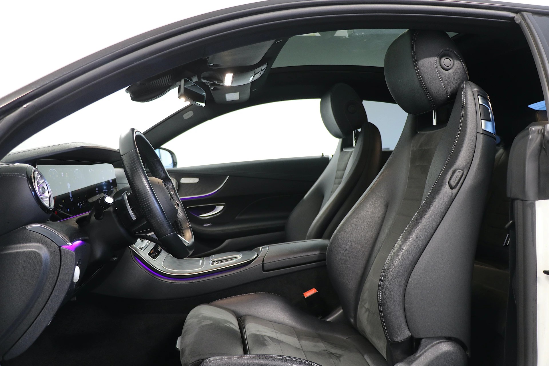 MERCEDES-BENZ E 220 d Coupé AMG Line *DIAMANTWEISS* 9G-Tronic-image-7