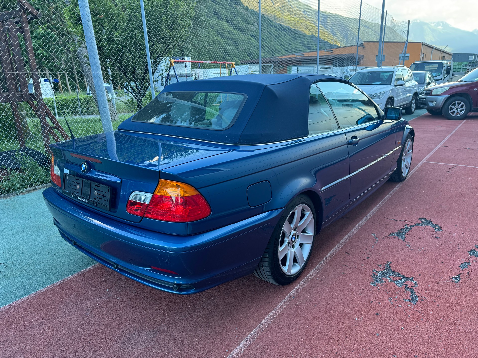 BMW 323Ci Cabriolet-image-4