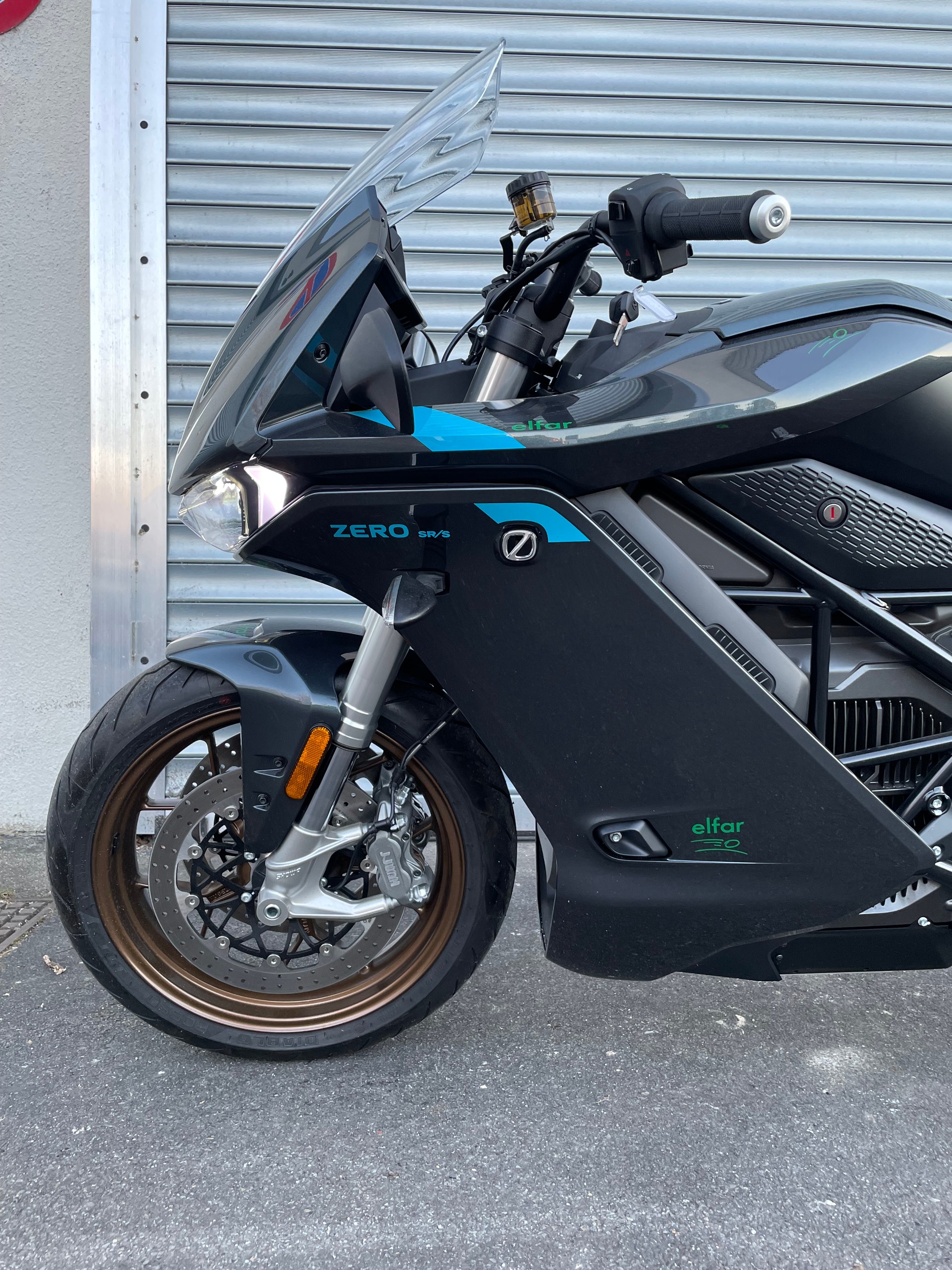 ZERO SRS ZF 17.3-showroom-element-2