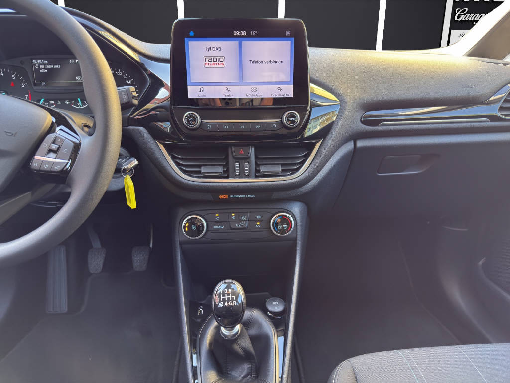 FORD Fiesta 1.0 EcoB Cool & Connect-image-12