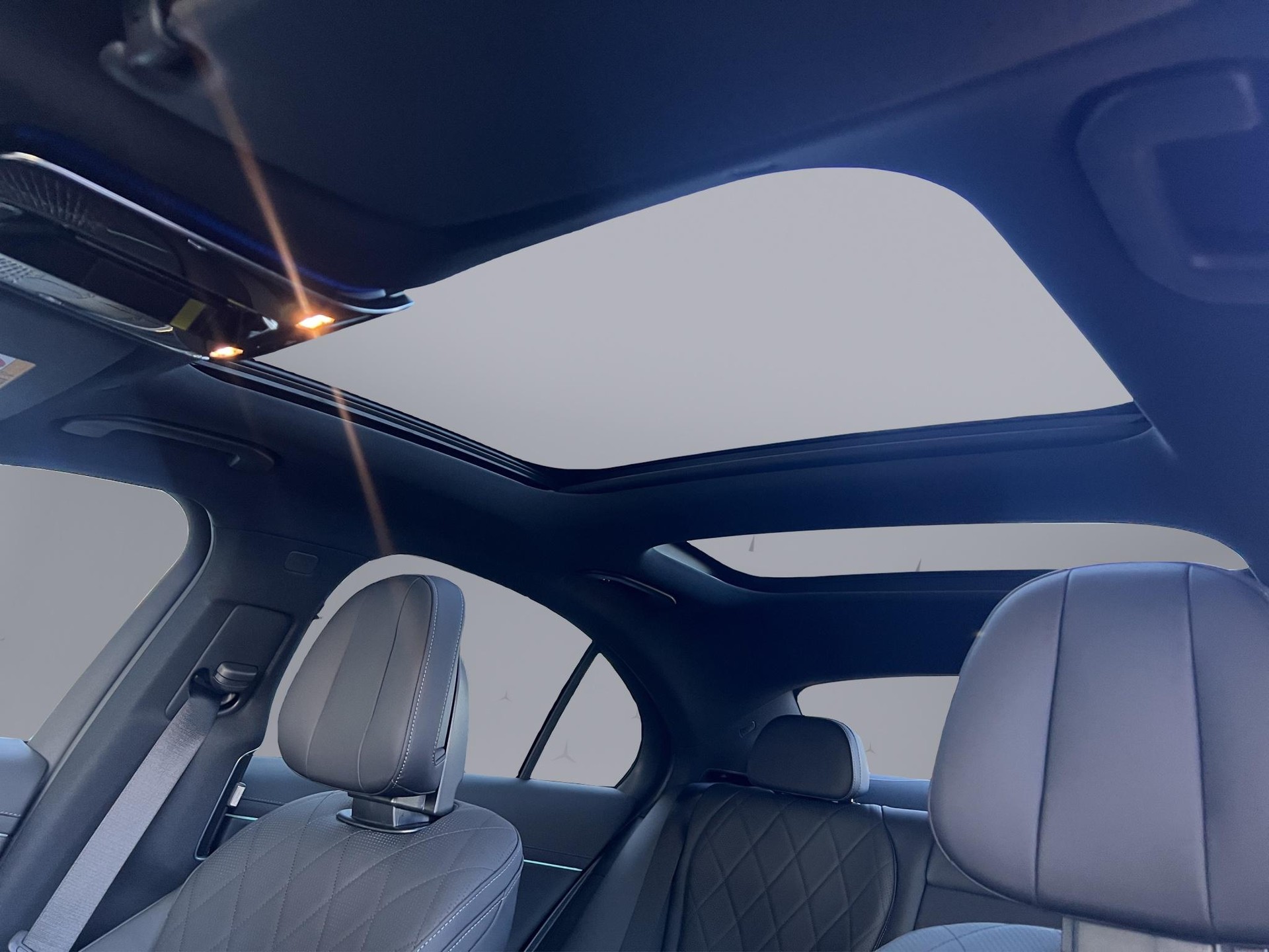 MERCEDES-BENZ E 450 d AMG Line 4matic-image-13