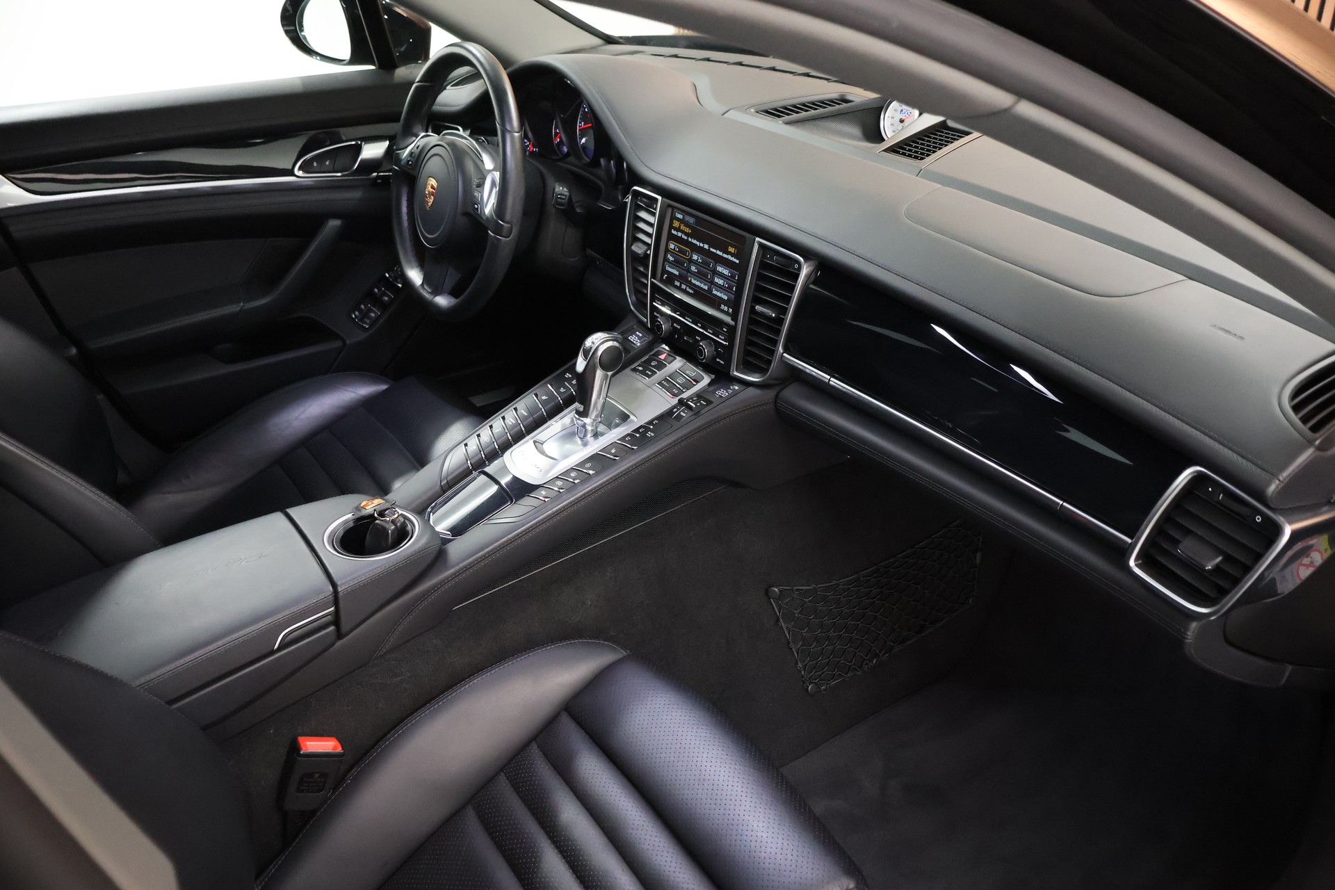 PORSCHE Panamera 4S 3.0 PDK-image-15