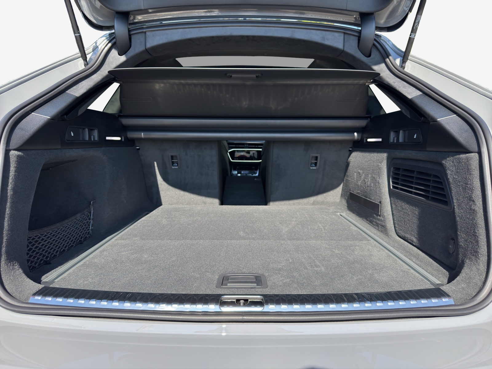 AUDI RS6 Avant 4.0 TFSI V8 Performance quattro-image-4