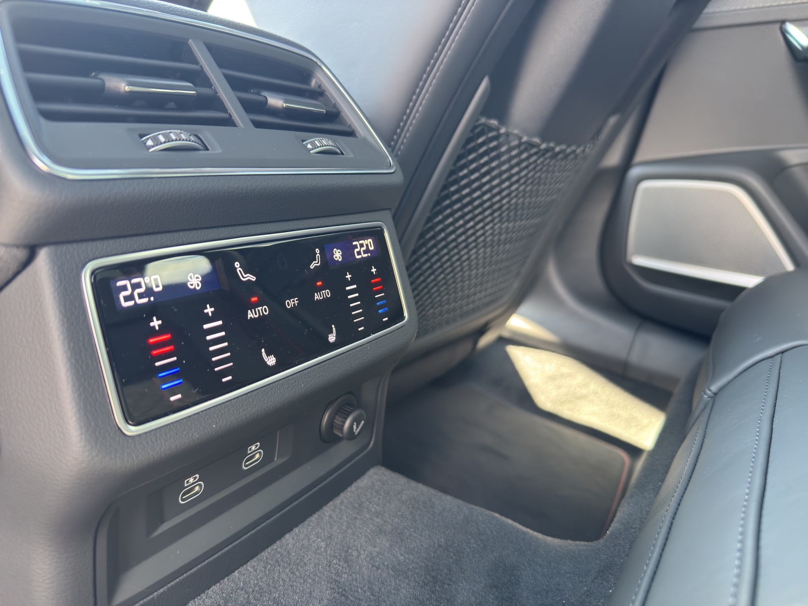 AUDI RS6 Avant 4.0 TFSI V8 Performance quattro-image-12