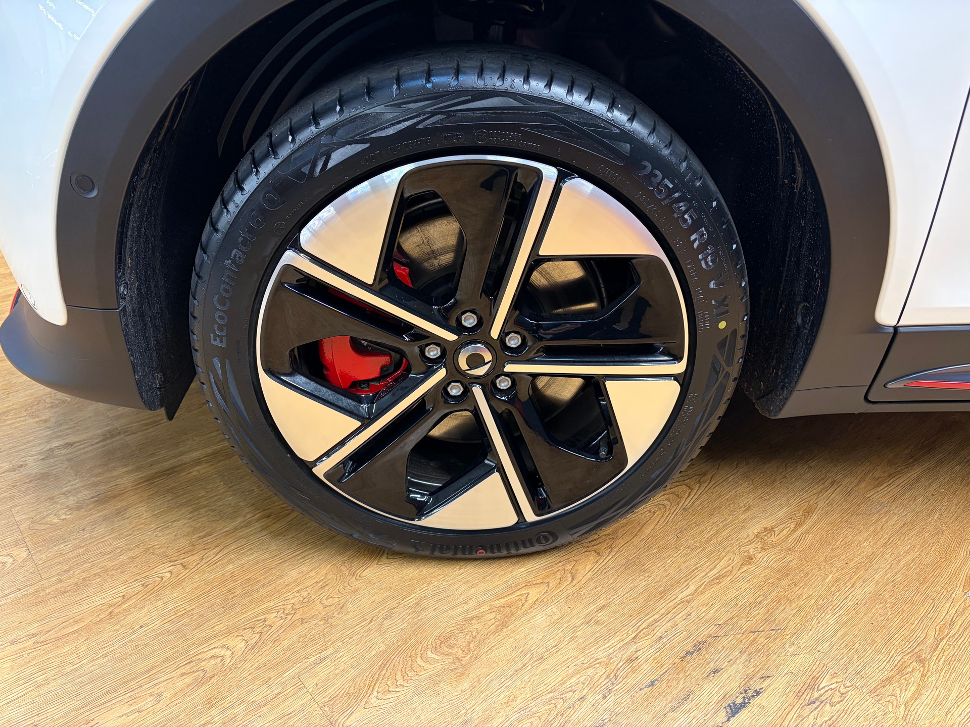 SMART #1 66 kWh Brabus AWD-image-2