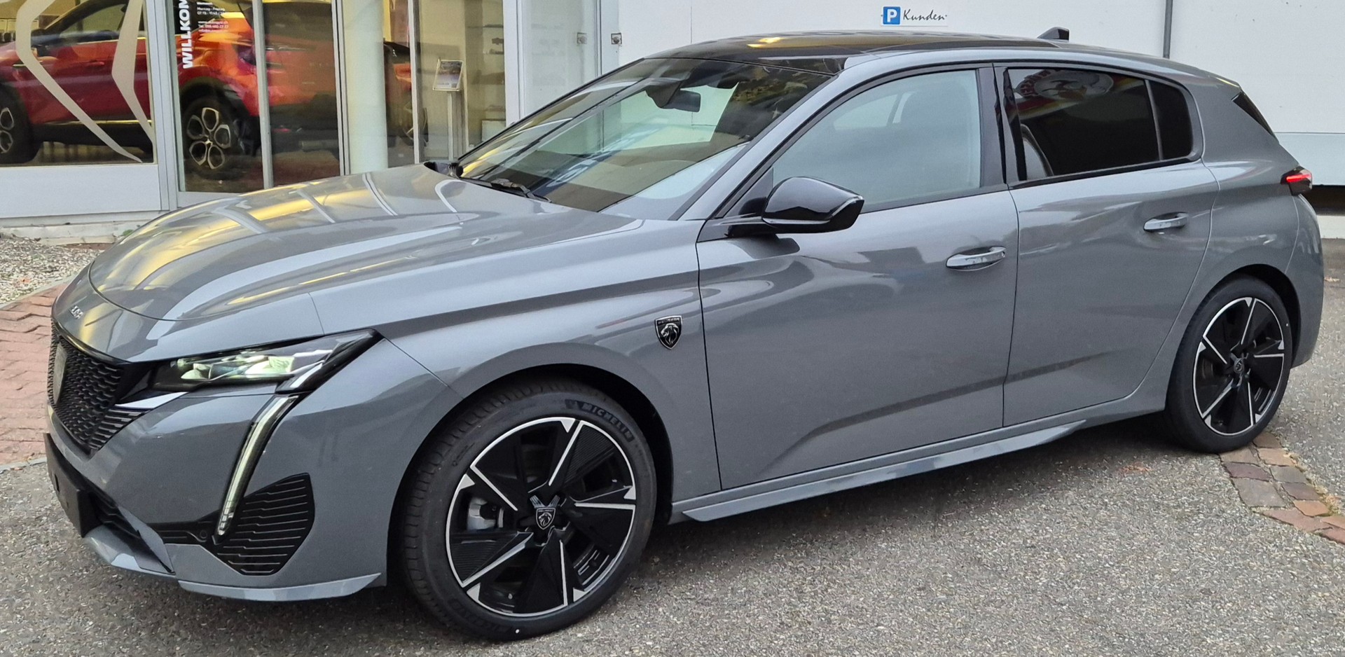 PEUGEOT 308 1.6 PHEV 195 GT SwissPrime Helvetia-image-1