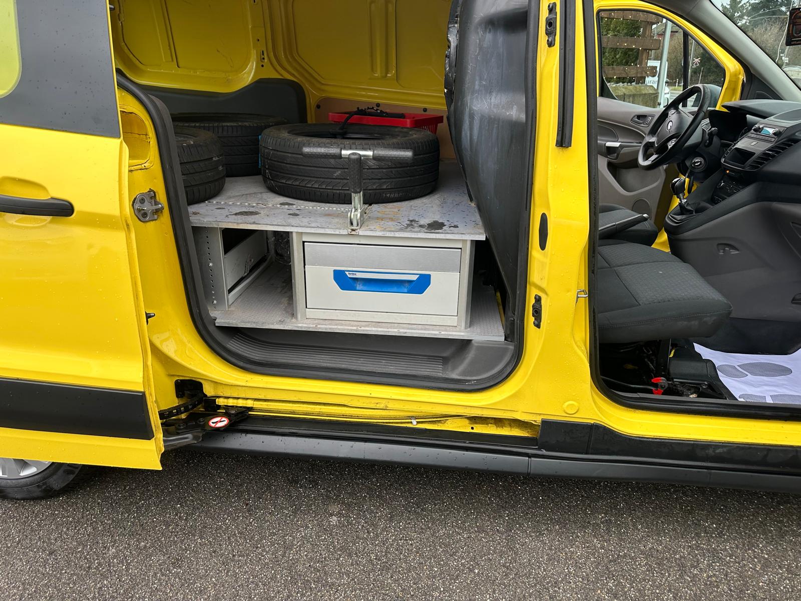 FORD Transit Connect Van T210 1.5 Eco Blue Trend-image-8