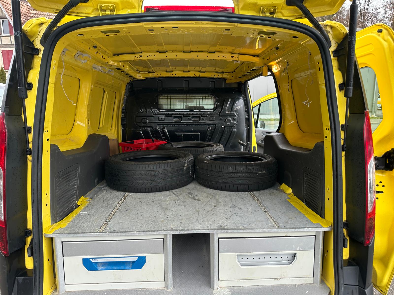 FORD Transit Connect Van T210 1.5 Eco Blue Trend-image-7