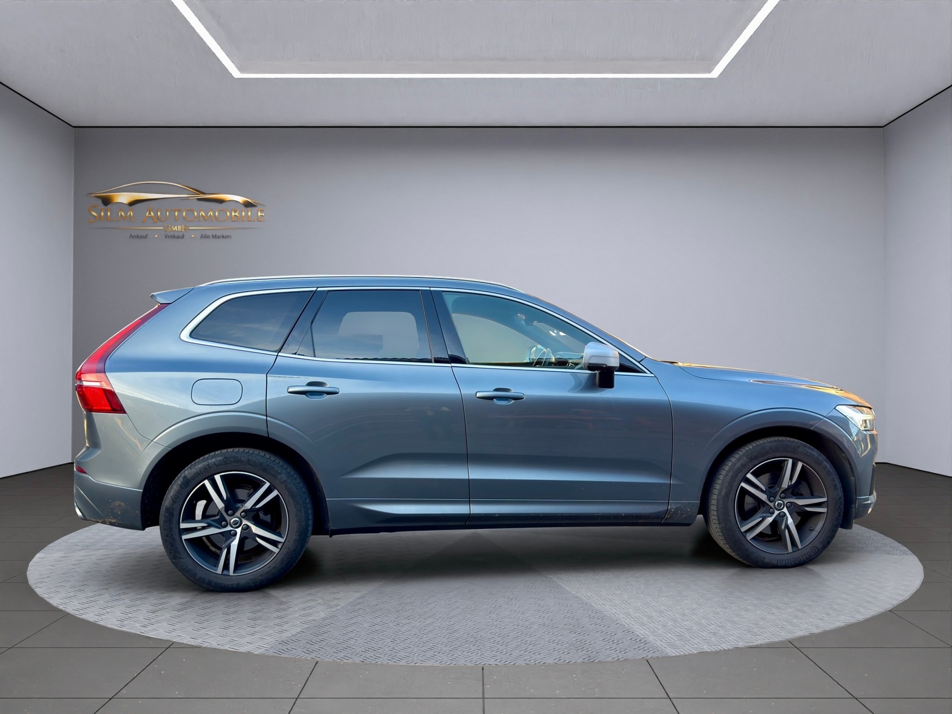 VOLVO XC60 D4 AWD R-Design Geartronic-image-4
