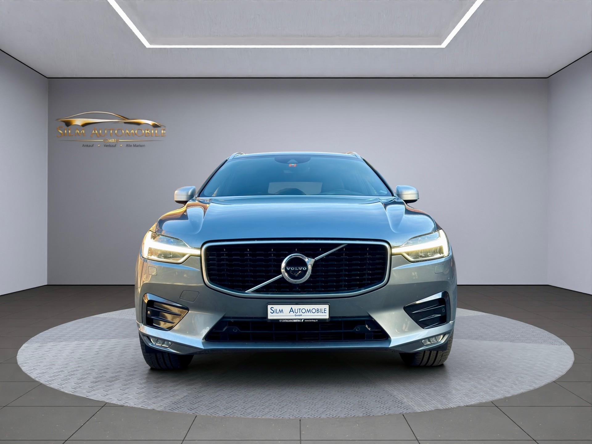 VOLVO XC60 D4 AWD R-Design Geartronic-image-2