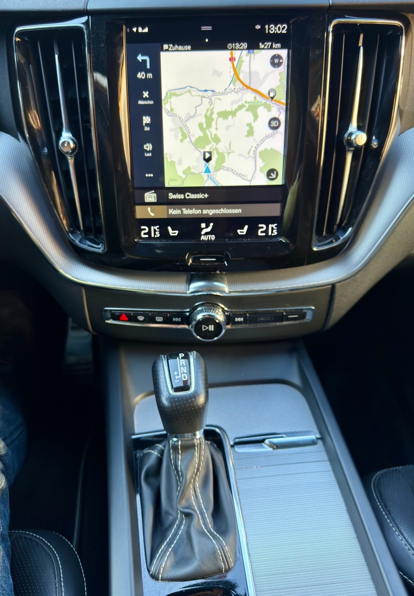 VOLVO XC60 D4 AWD R-Design Geartronic-image-19