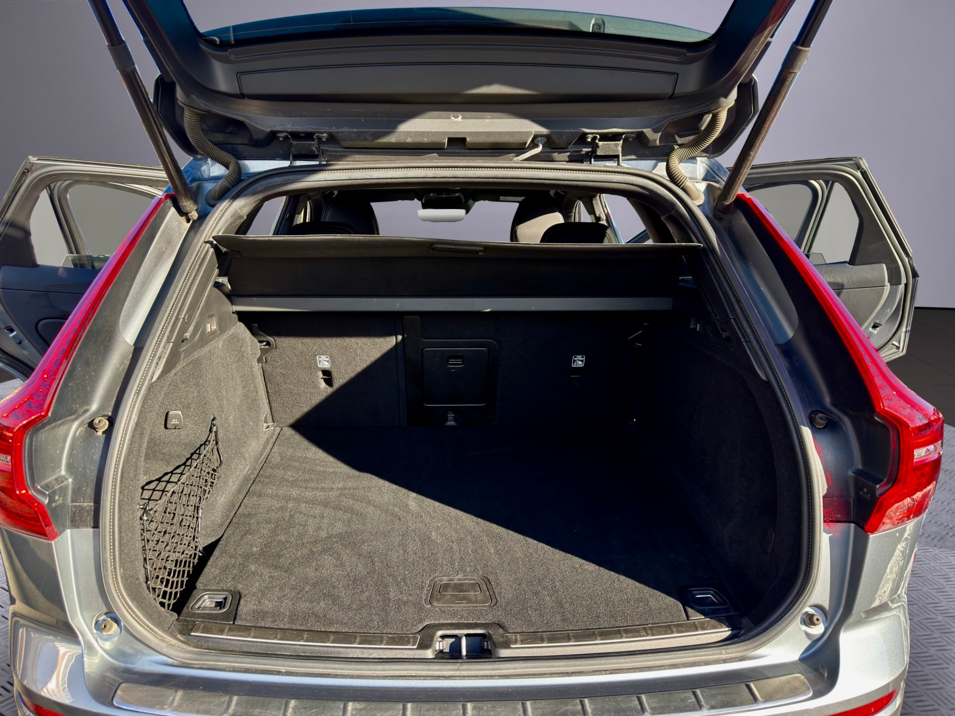 VOLVO XC60 D4 AWD R-Design Geartronic-image-8