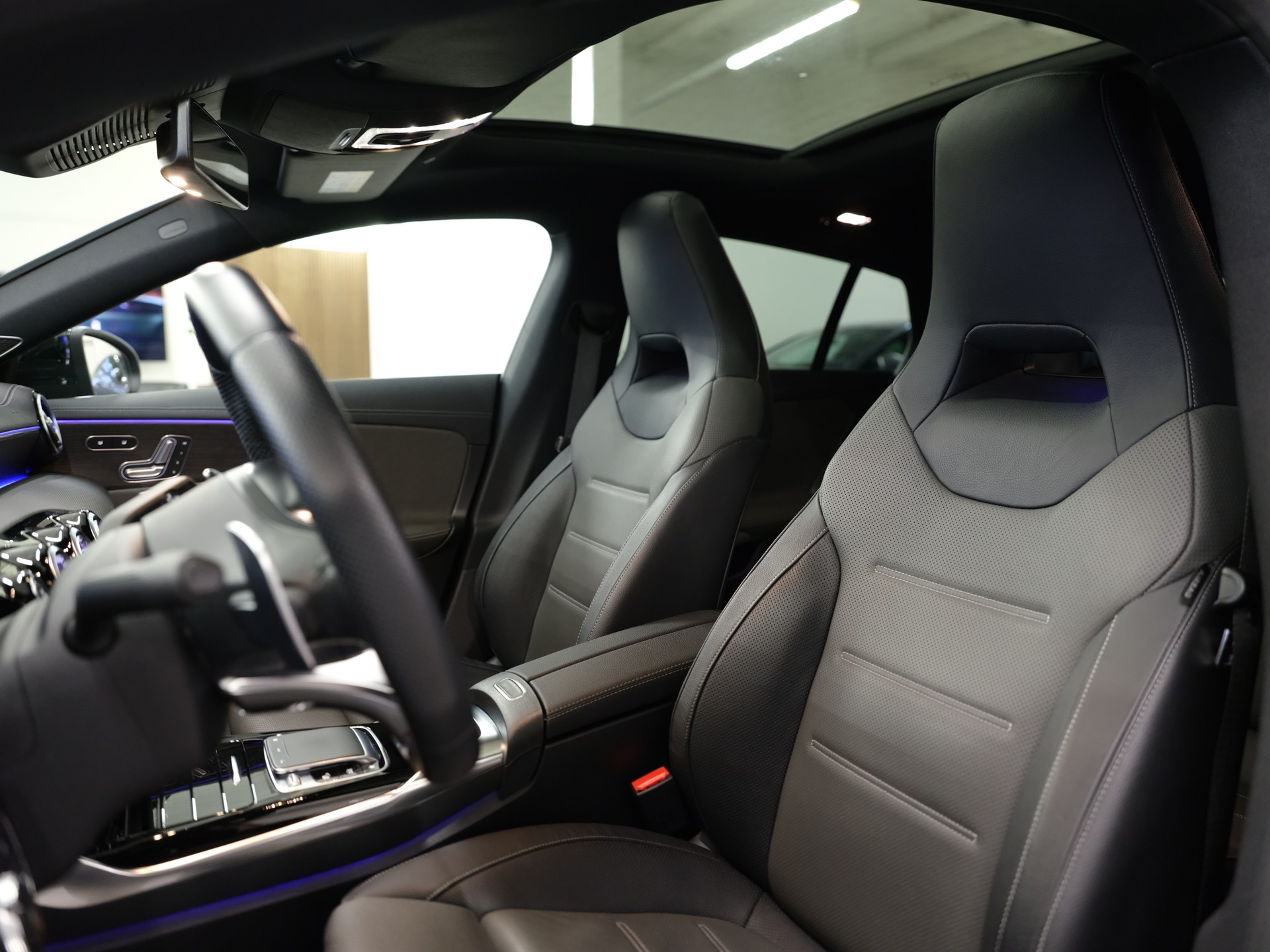 MERCEDES-BENZ CLA Shooting Brake 35 AMG 4Matic 7G-DCT *Premium Plus Paket* *Night Paket* *Fahrassistenz-Paket*-image-16