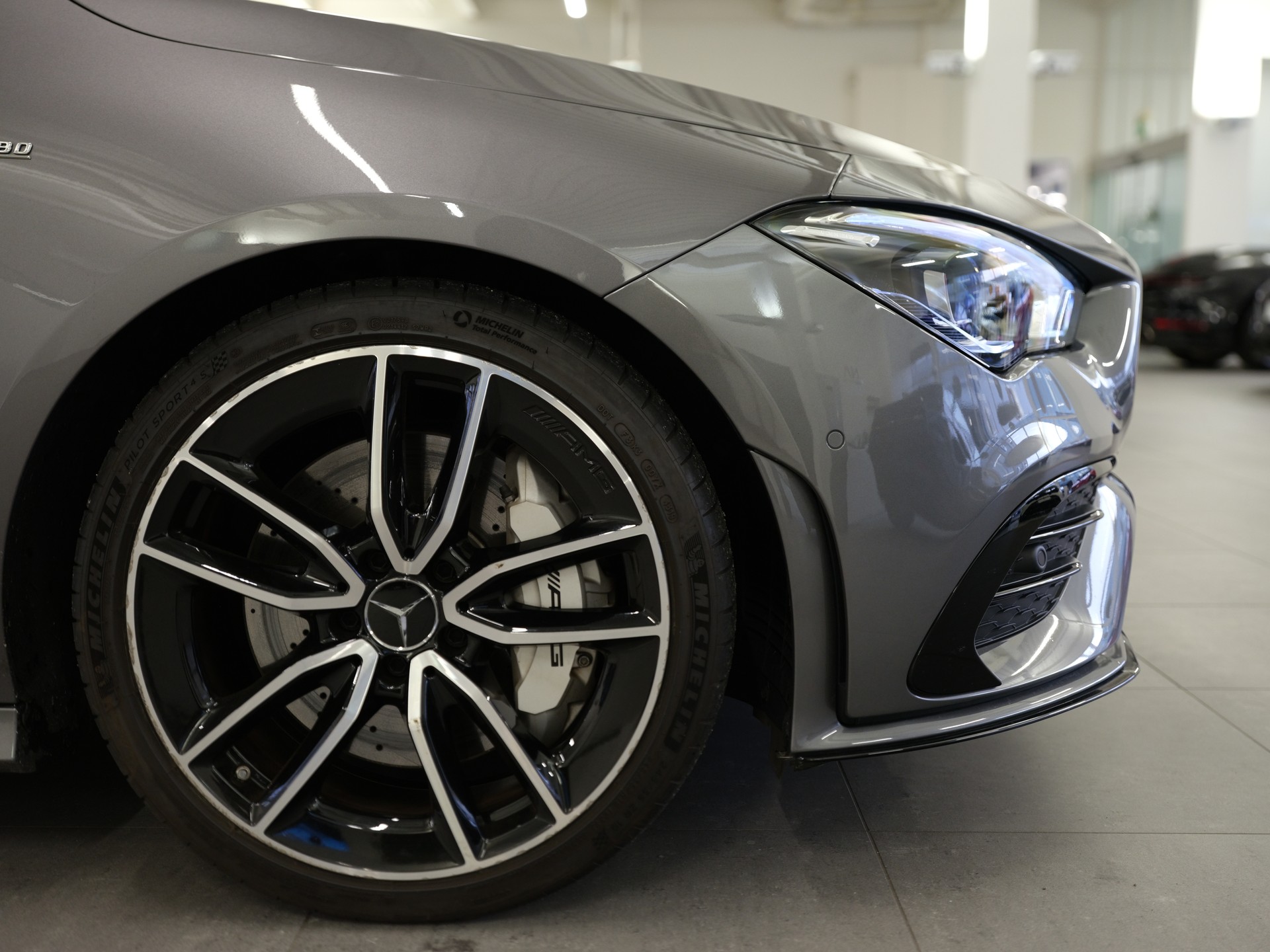 MERCEDES-BENZ CLA Shooting Brake 35 AMG 4Matic 7G-DCT *Premium Plus Paket* *Night Paket* *Fahrassistenz-Paket*-image-8