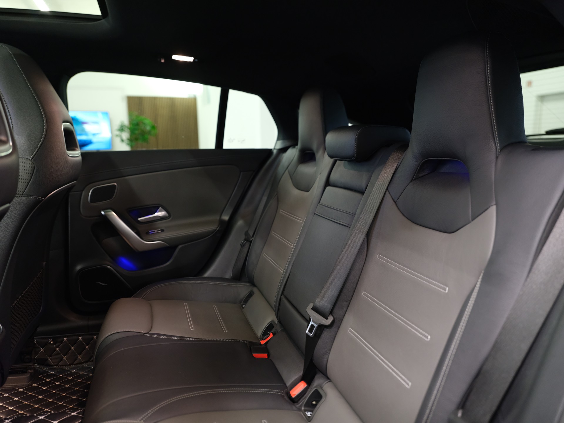 MERCEDES-BENZ CLA Shooting Brake 35 AMG 4Matic 7G-DCT *Premium Plus Paket* *Night Paket* *Fahrassistenz-Paket*-image-30
