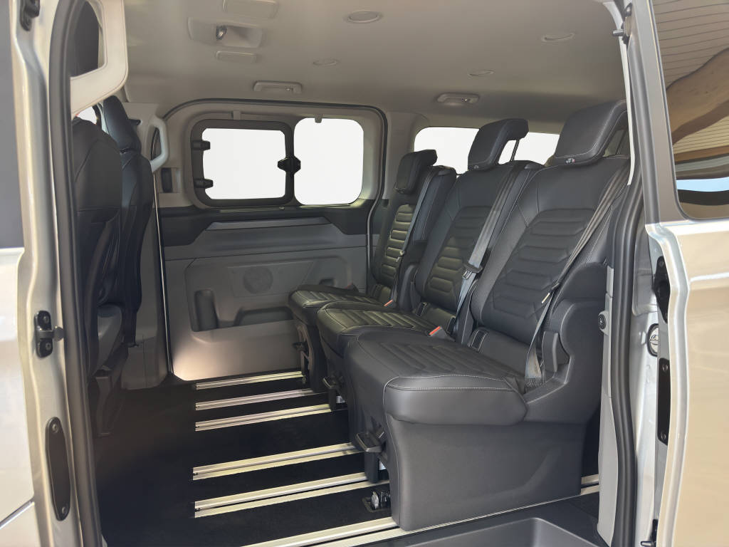 FORD Tourneo Custom 320 L2 2.0 EcoBlue 170 Titanium-image-14