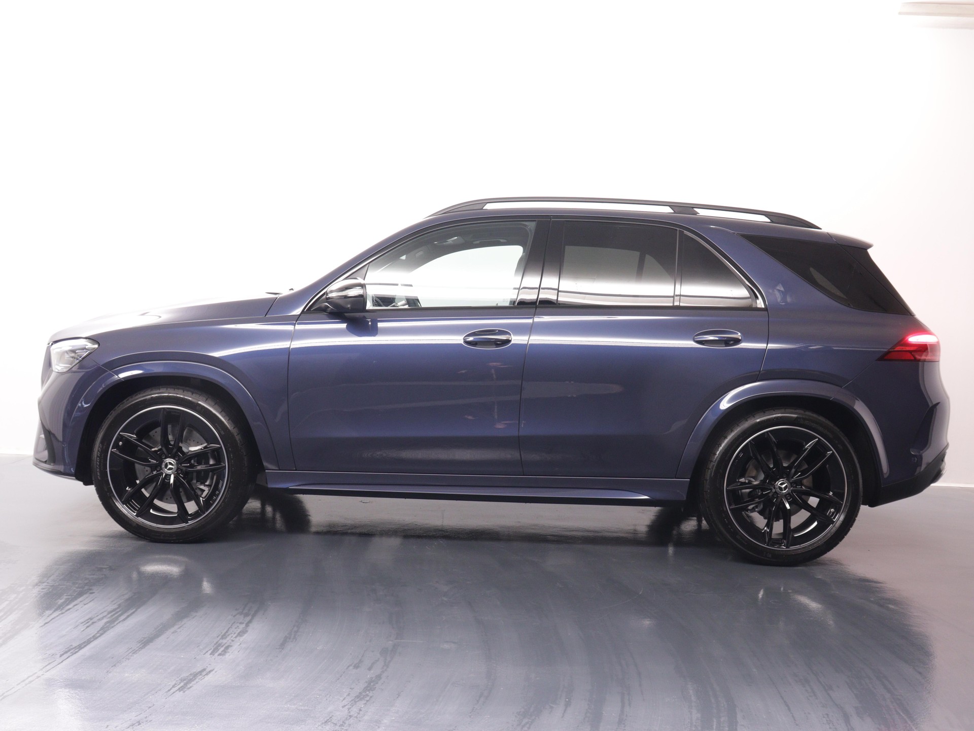 MERCEDES-BENZ GLE 450 d AMG Line 4matic-image-2