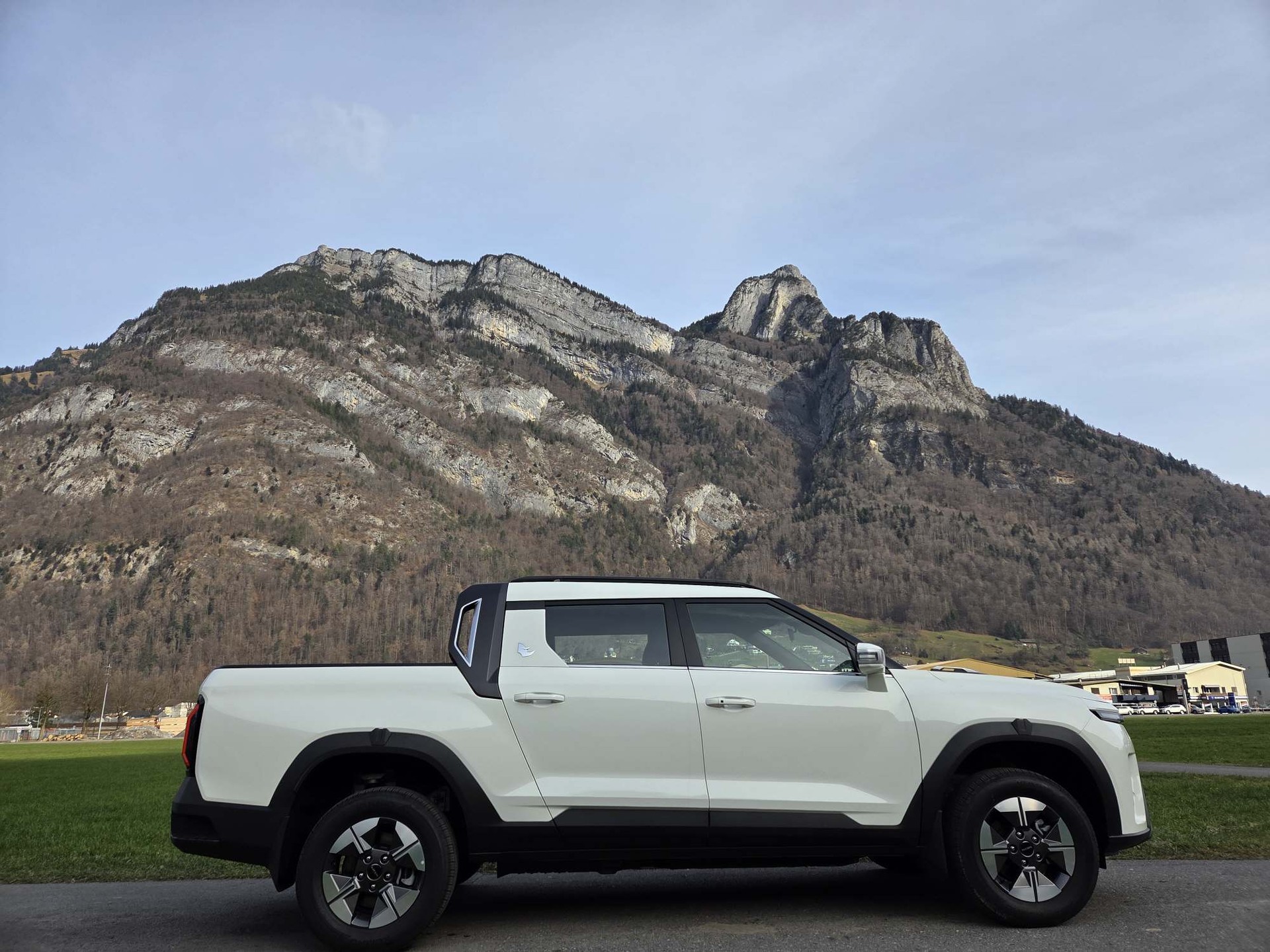 KGM-SsangYong Musso 80,6 kWh Mels Edition 4WD-image-8