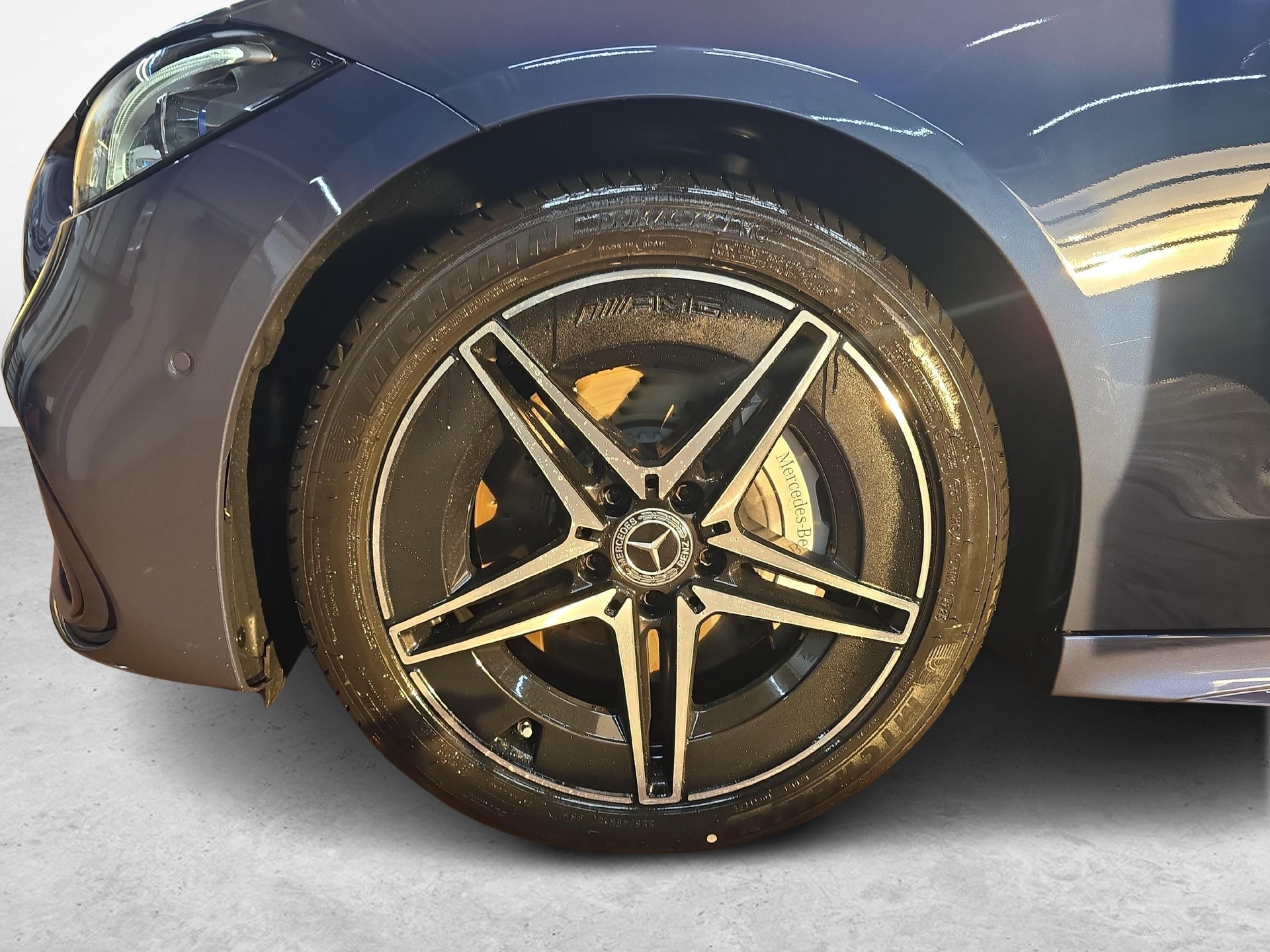 MERCEDES-BENZ C 220 d 4MATIC T-Modell Swiss Star AMG Line-image-9