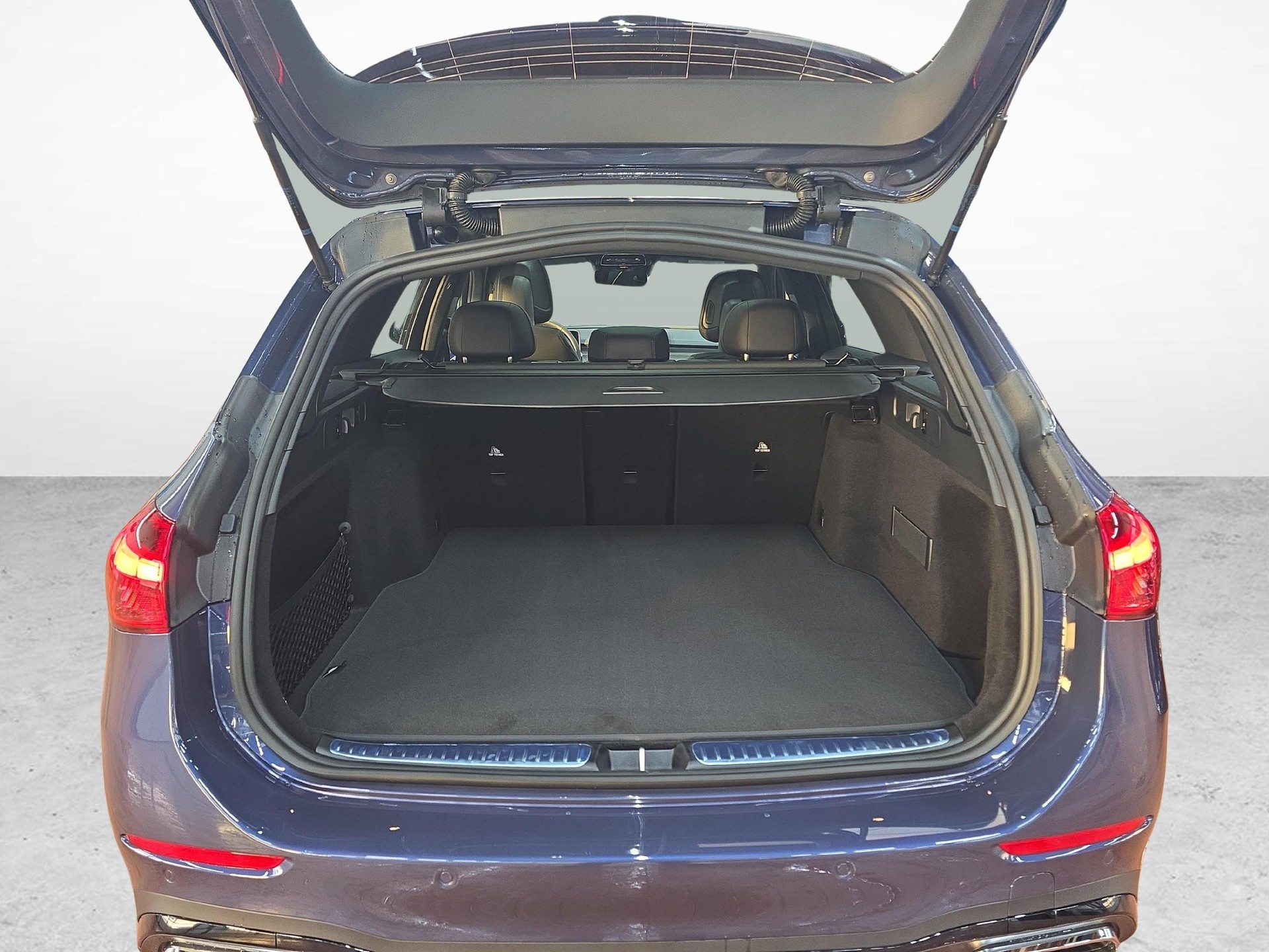 MERCEDES-BENZ C 220 d 4MATIC T-Modell Swiss Star AMG Line-image-6