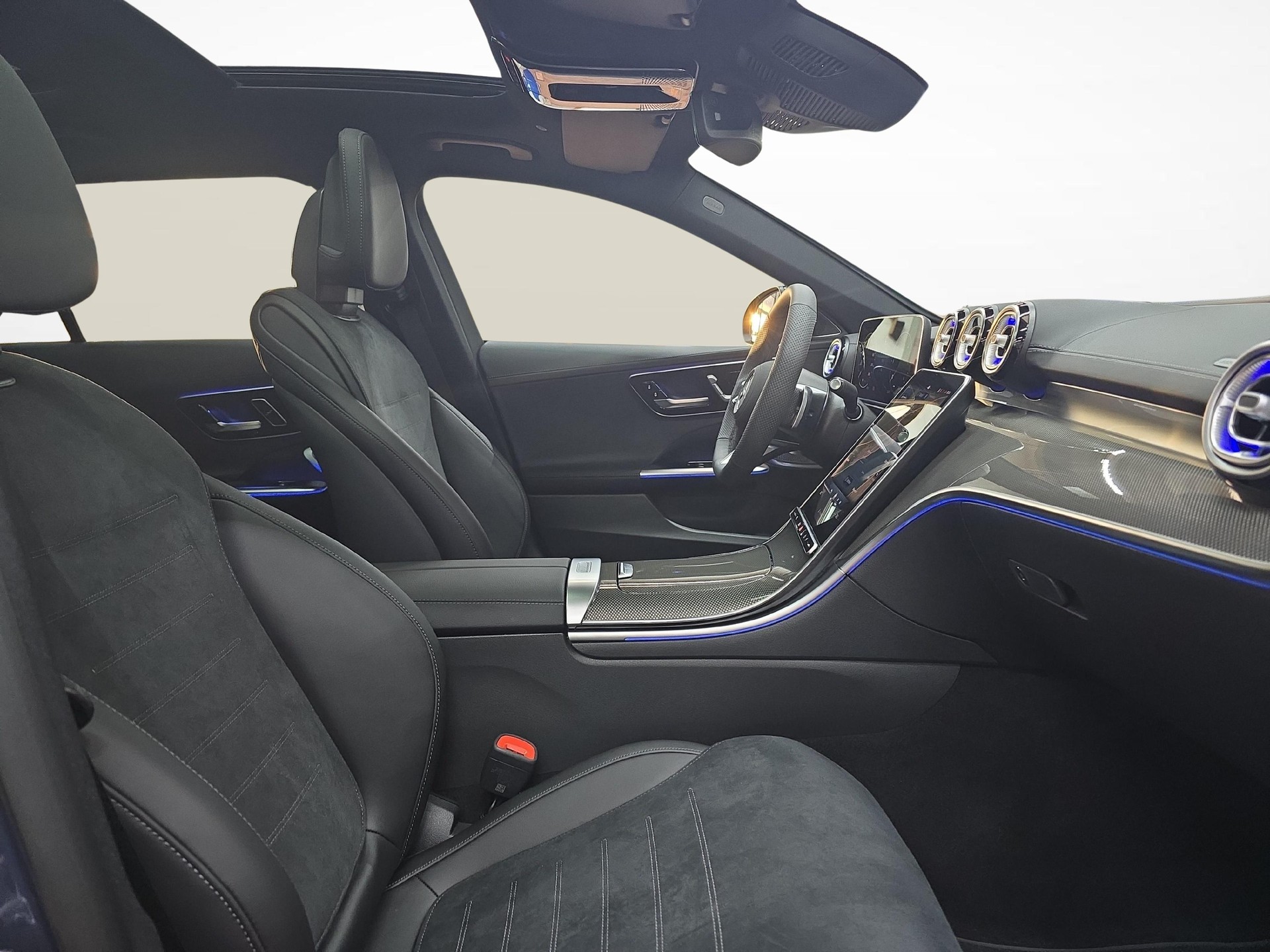 MERCEDES-BENZ C 220 d 4MATIC T-Modell Swiss Star AMG Line-image-4