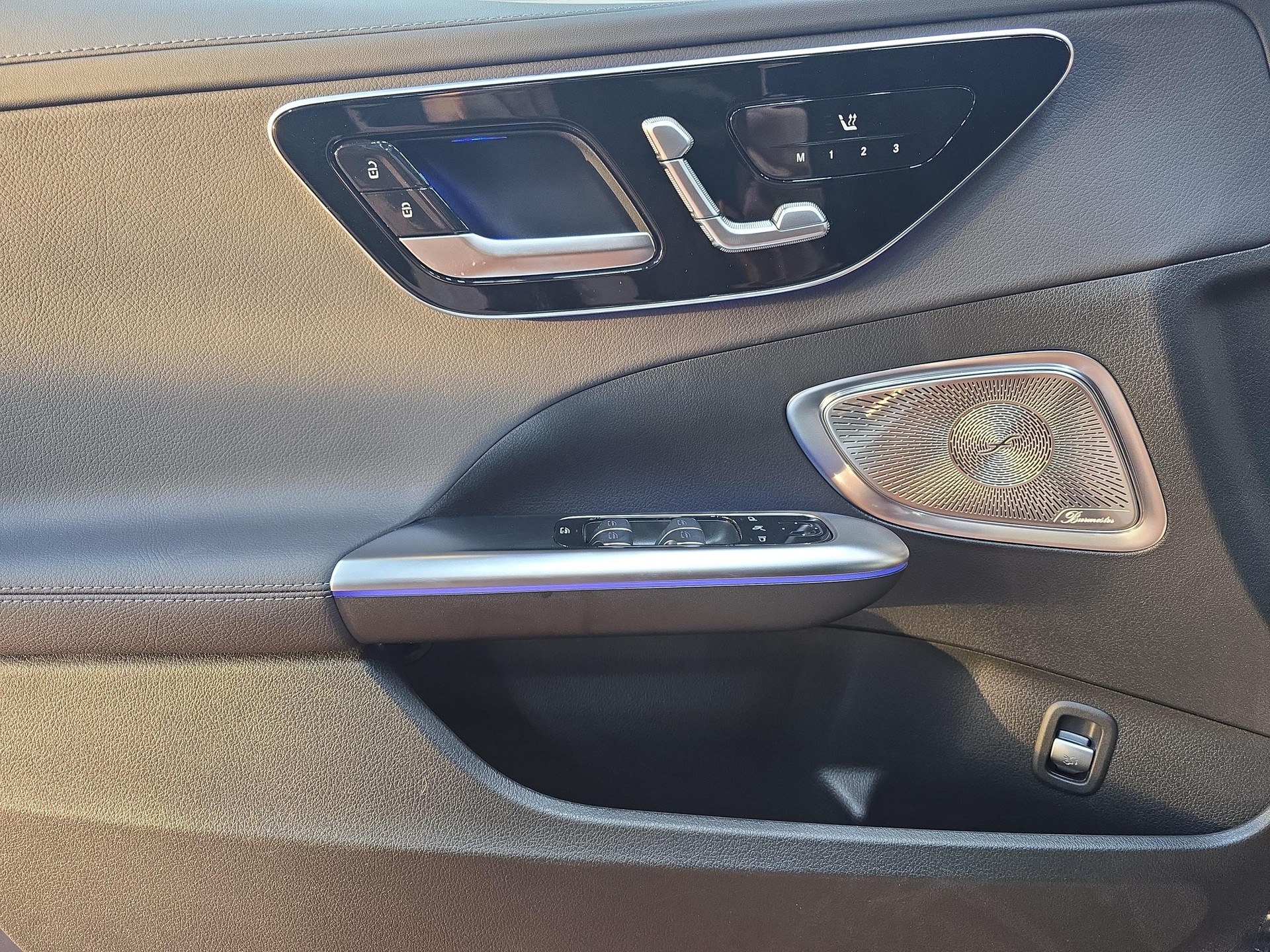 MERCEDES-BENZ C 220 d 4MATIC T-Modell Swiss Star AMG Line-image-8